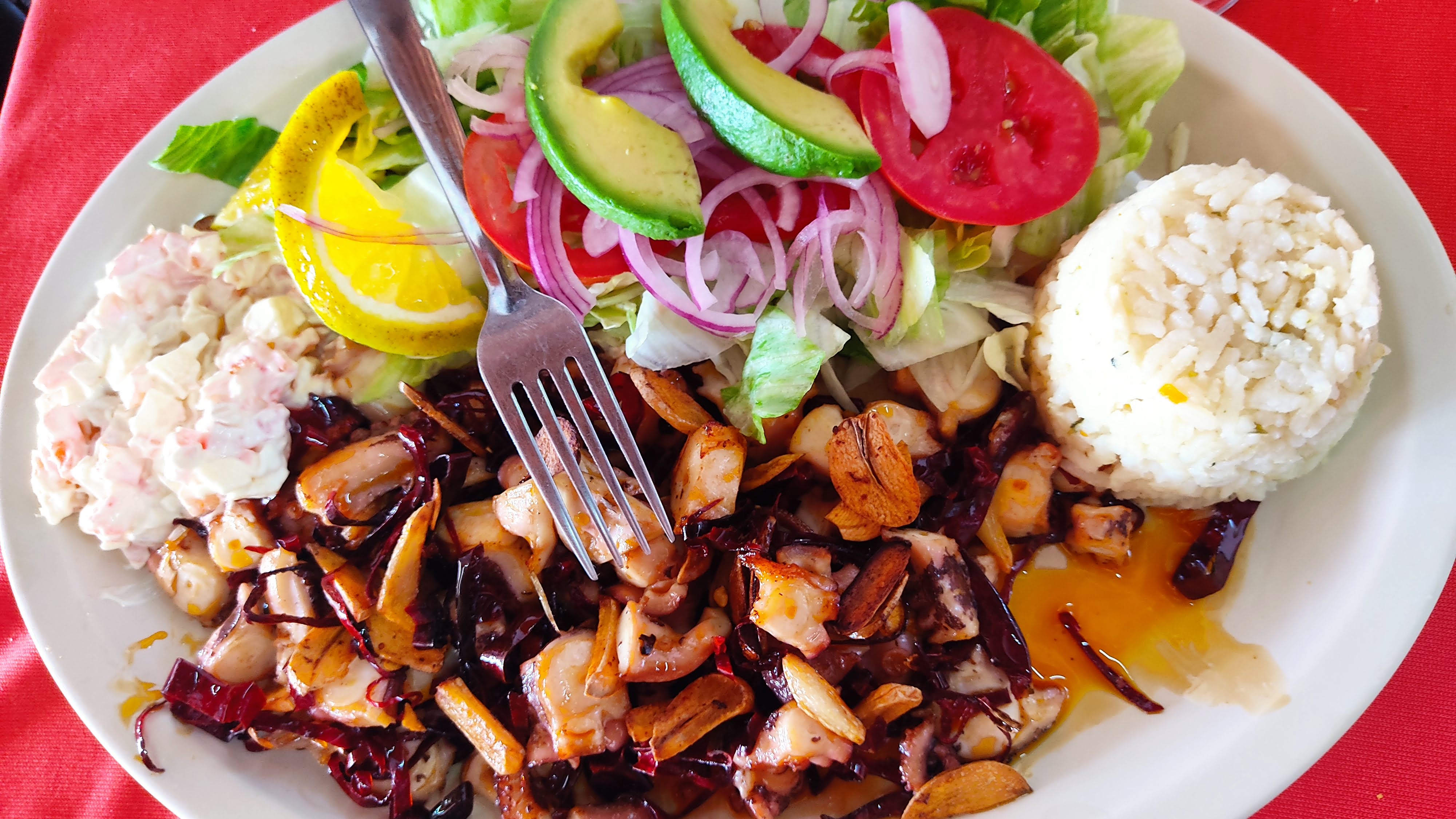 Mariscos LOS 3 PLEBES image 8