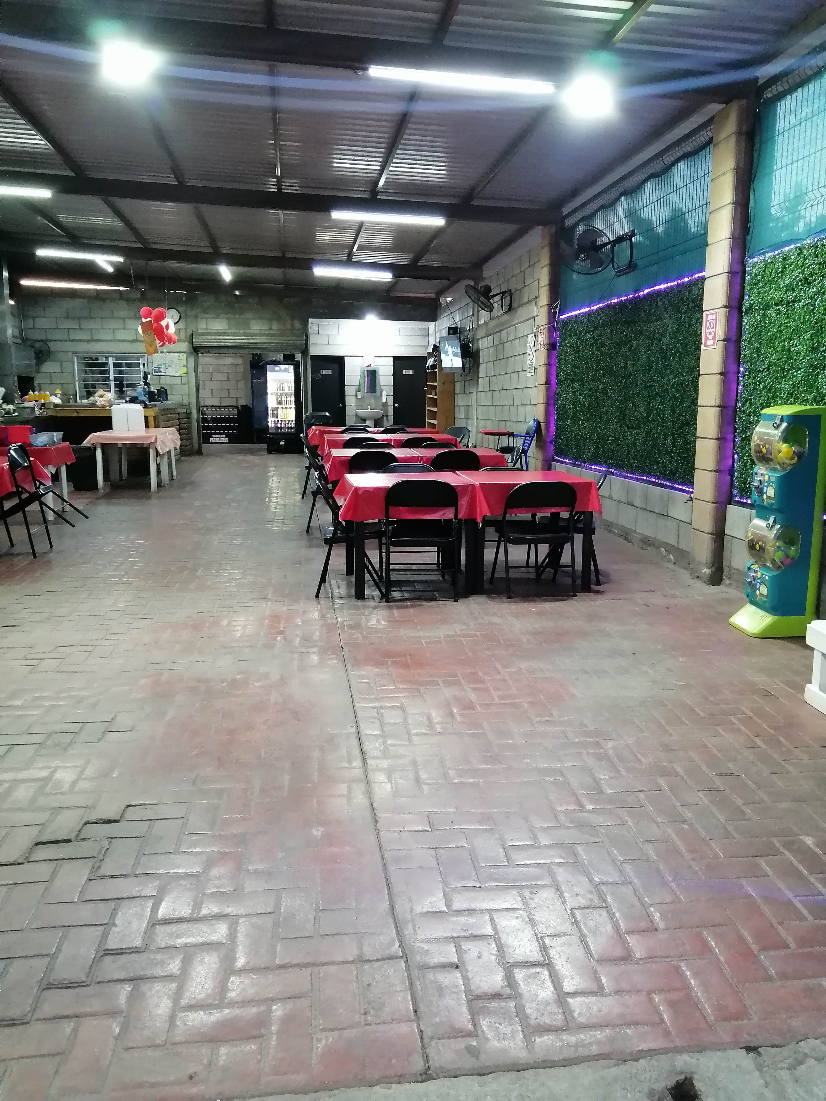 Breidy's burguers image 3