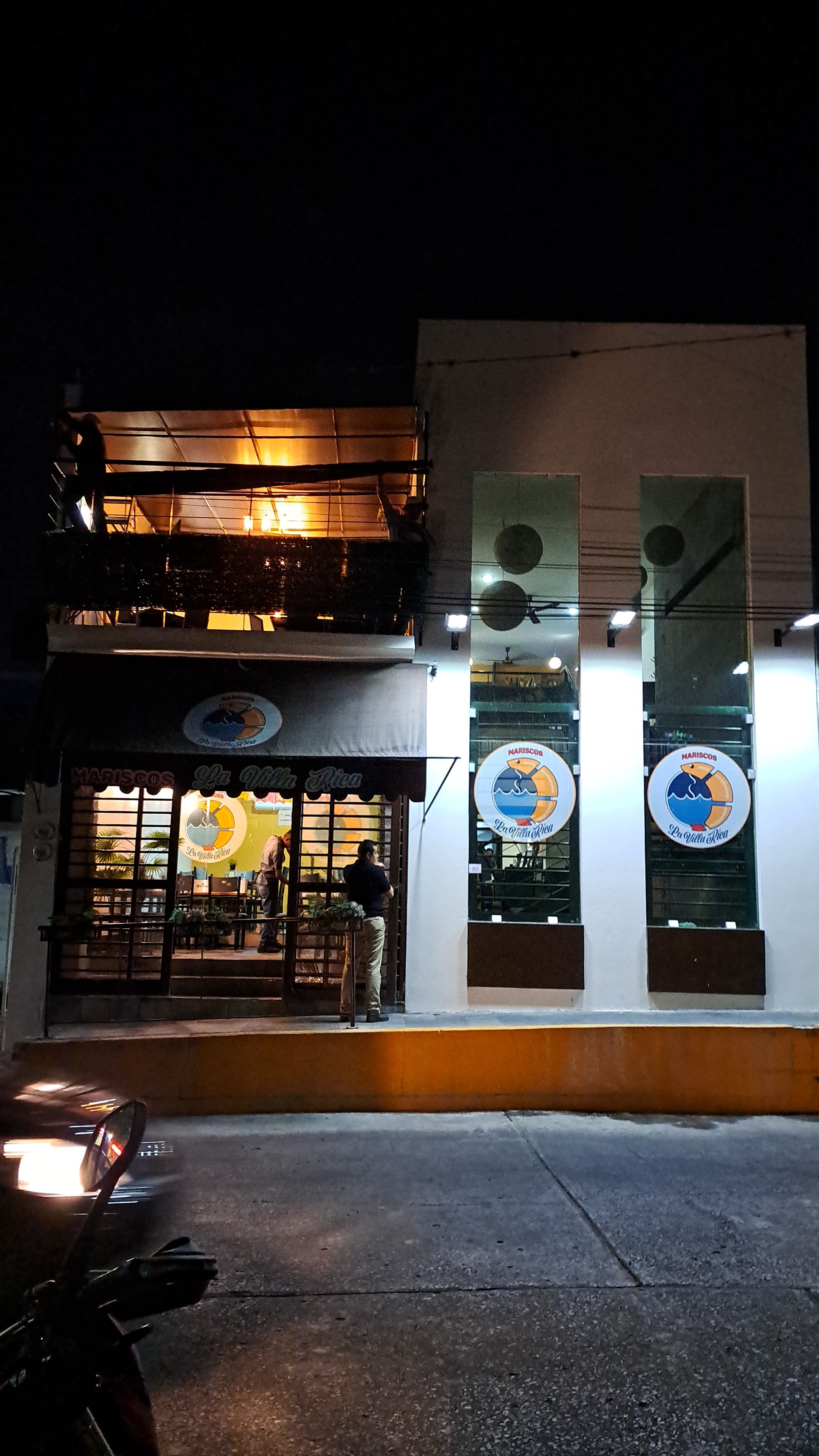 Mariscos La Villa Rica image 1