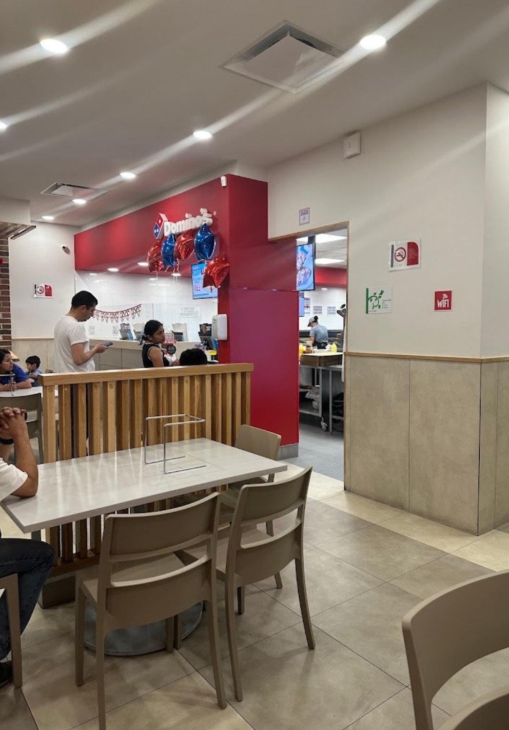 Domino's Av. 11 image 2