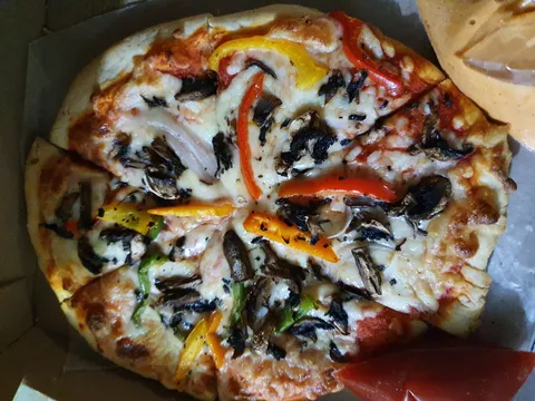 Ed's Chicago Pizza image 4