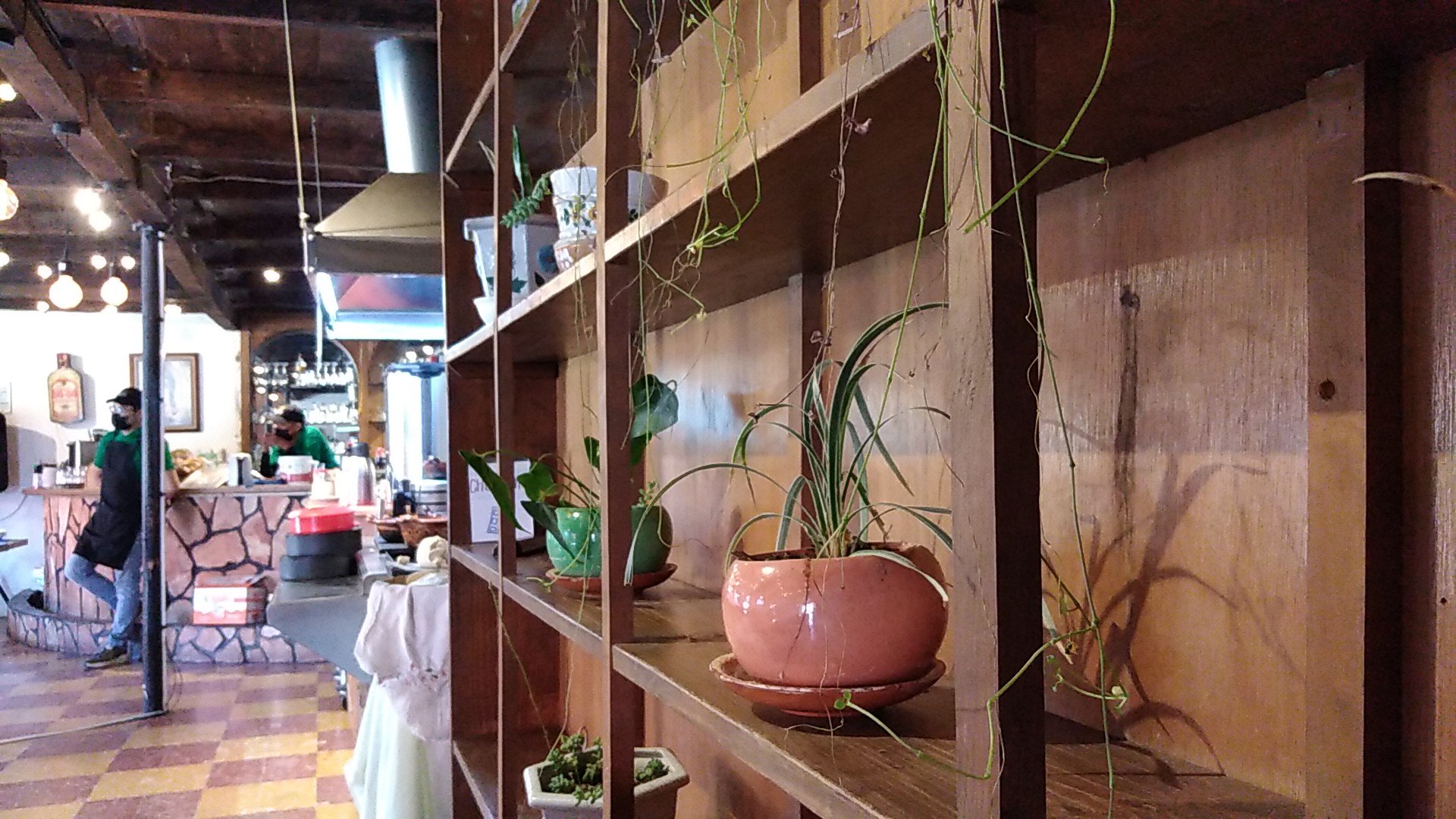 Entre Peras & Manzanas image 1