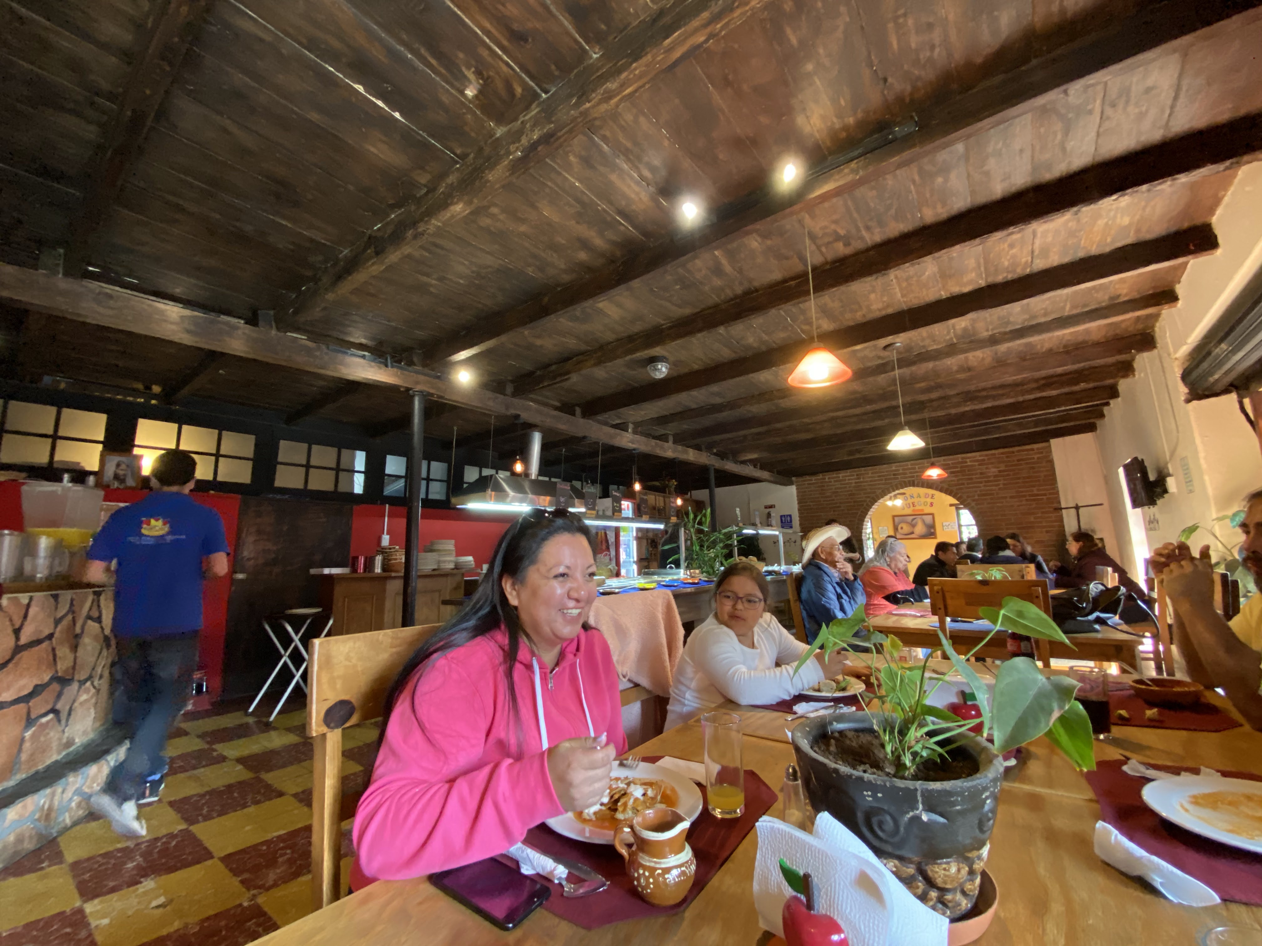 Entre Peras & Manzanas image 4