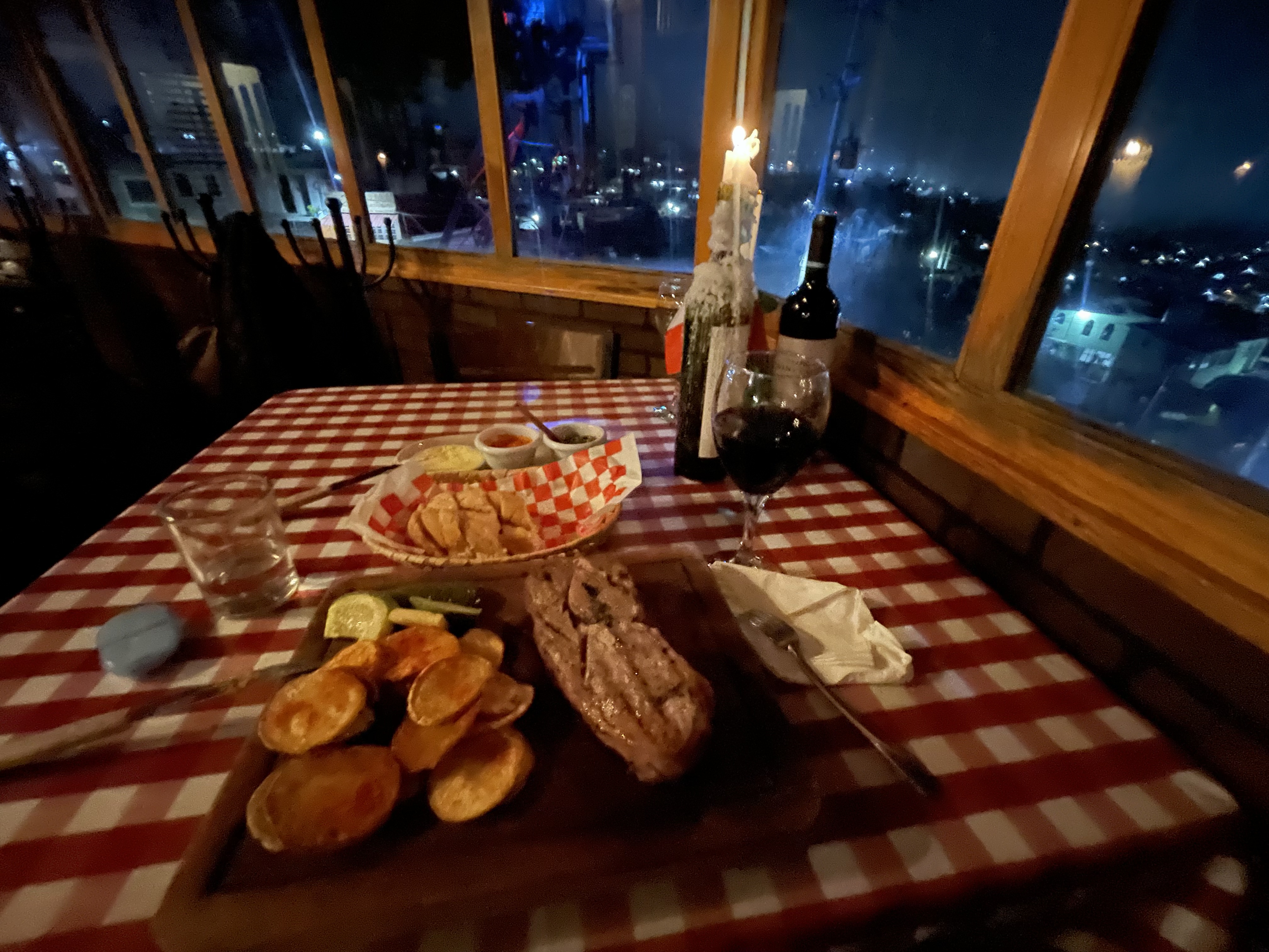 Che.... Parrillada Argentina image 5