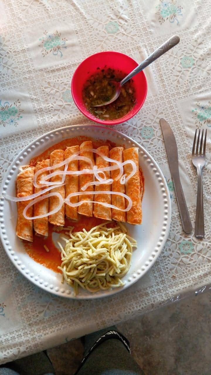 Comida Corrida y Antojitos "El Chapis" image 7