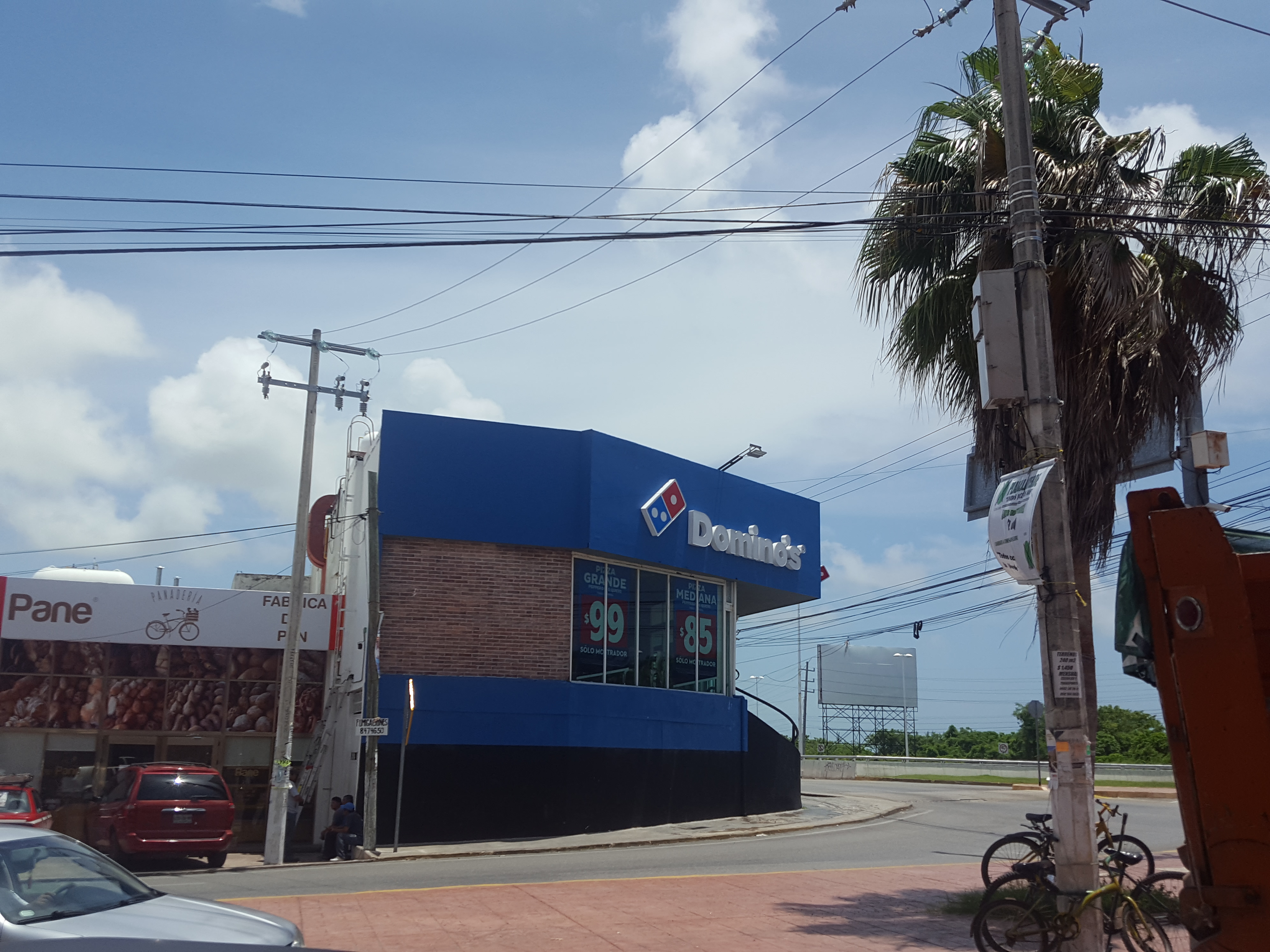 Domino's Cancún Bonfil image 3
