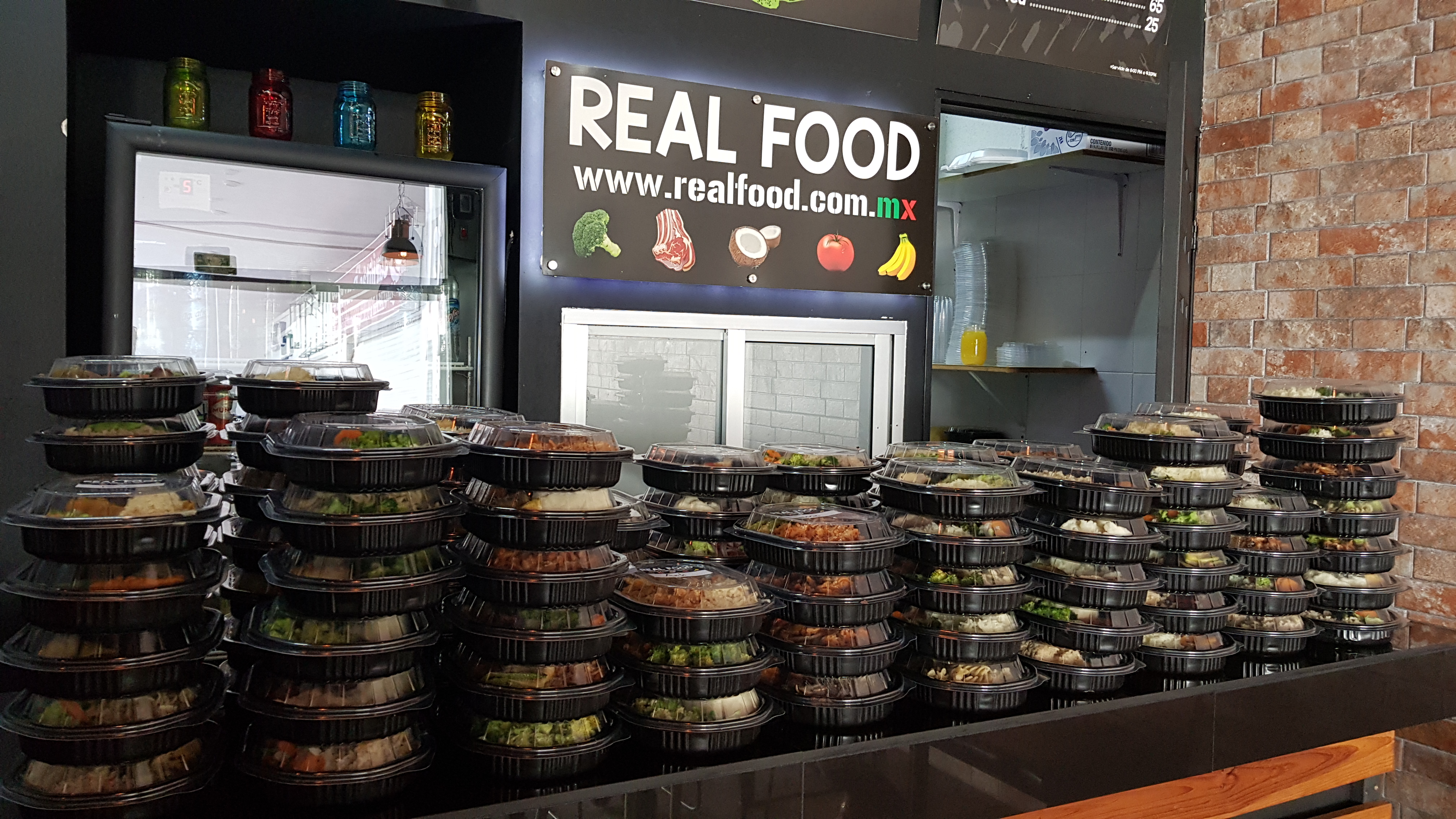 Real Food Huayacan image 1