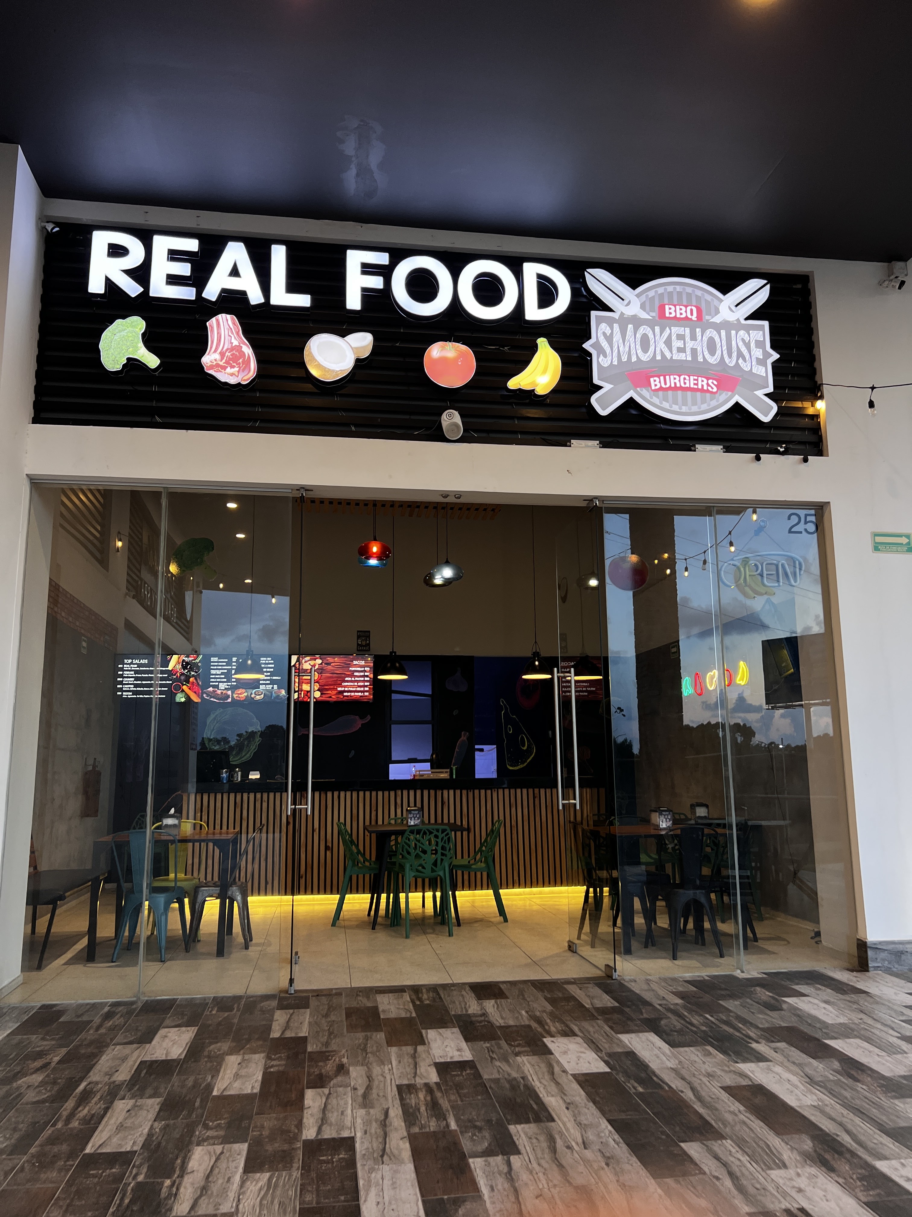 Real Food Huayacan image 8