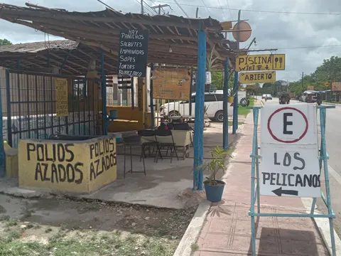 Los Pelicanos Chemax image 5