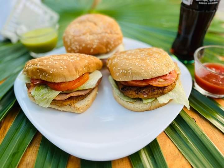 Elatos, Frappes y snacks image 2