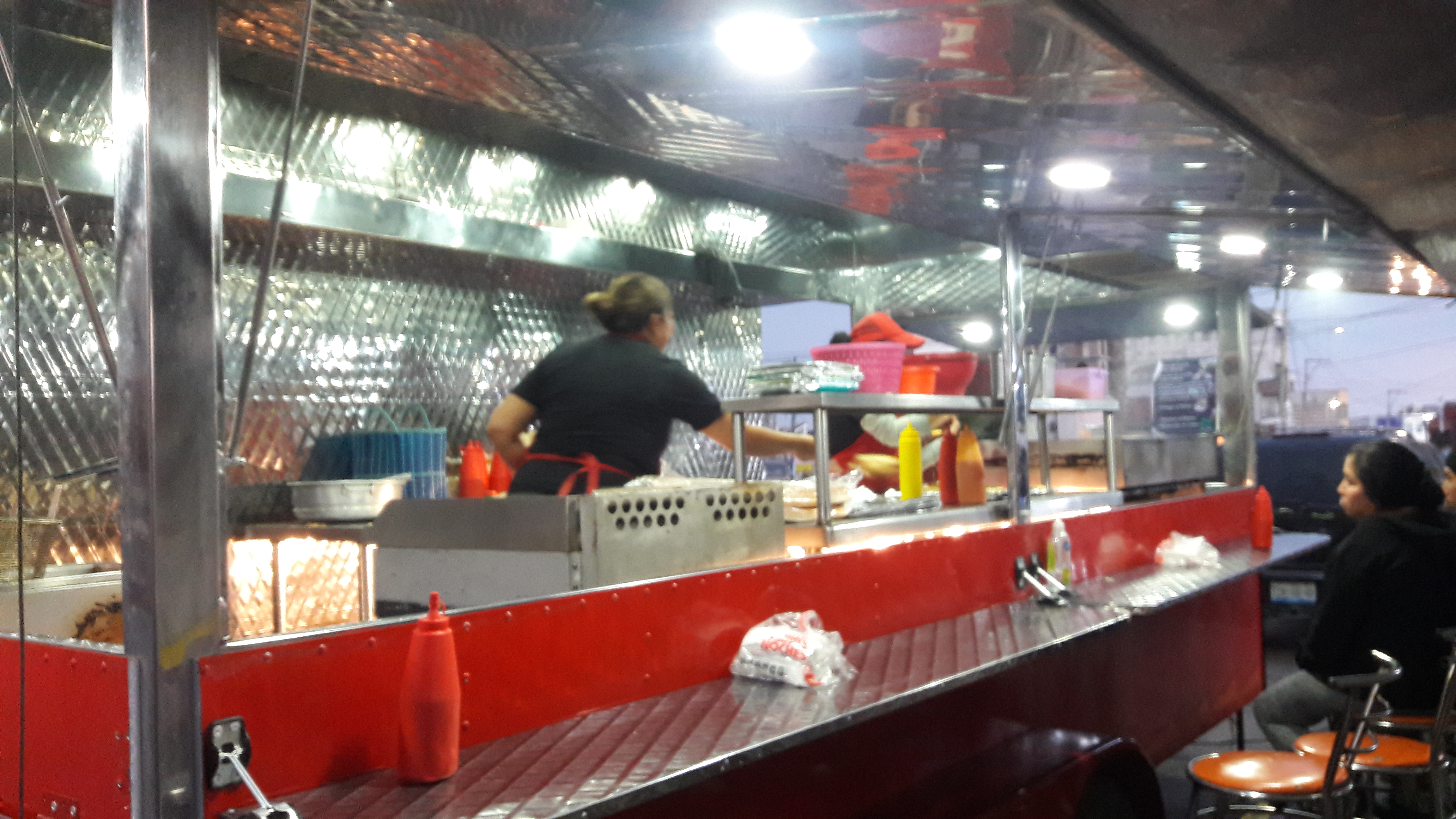 Hamburguesas el chapulin image 2