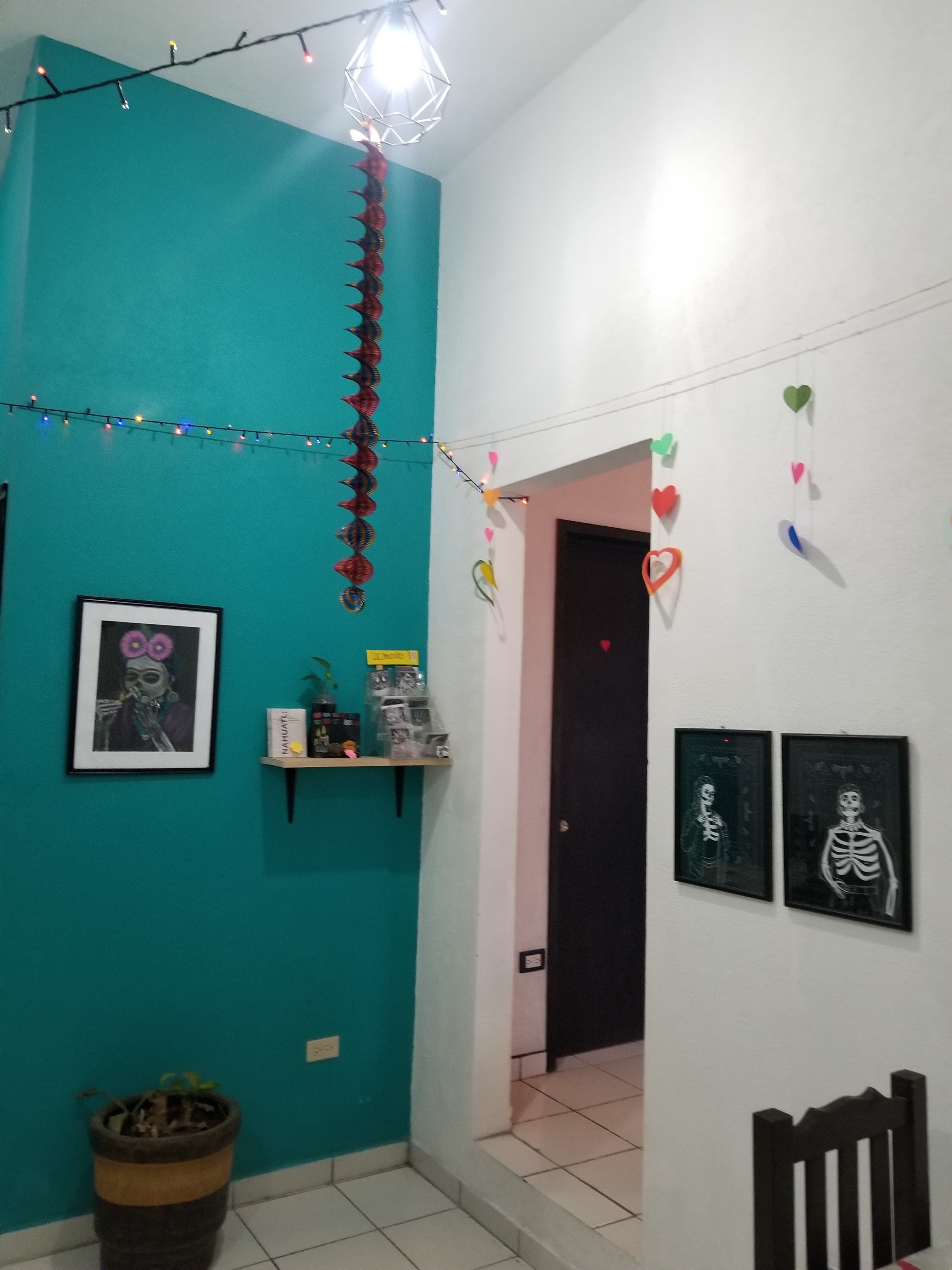 Lorenzo's Calihtec (Pizza, Drinks & Art) image 8