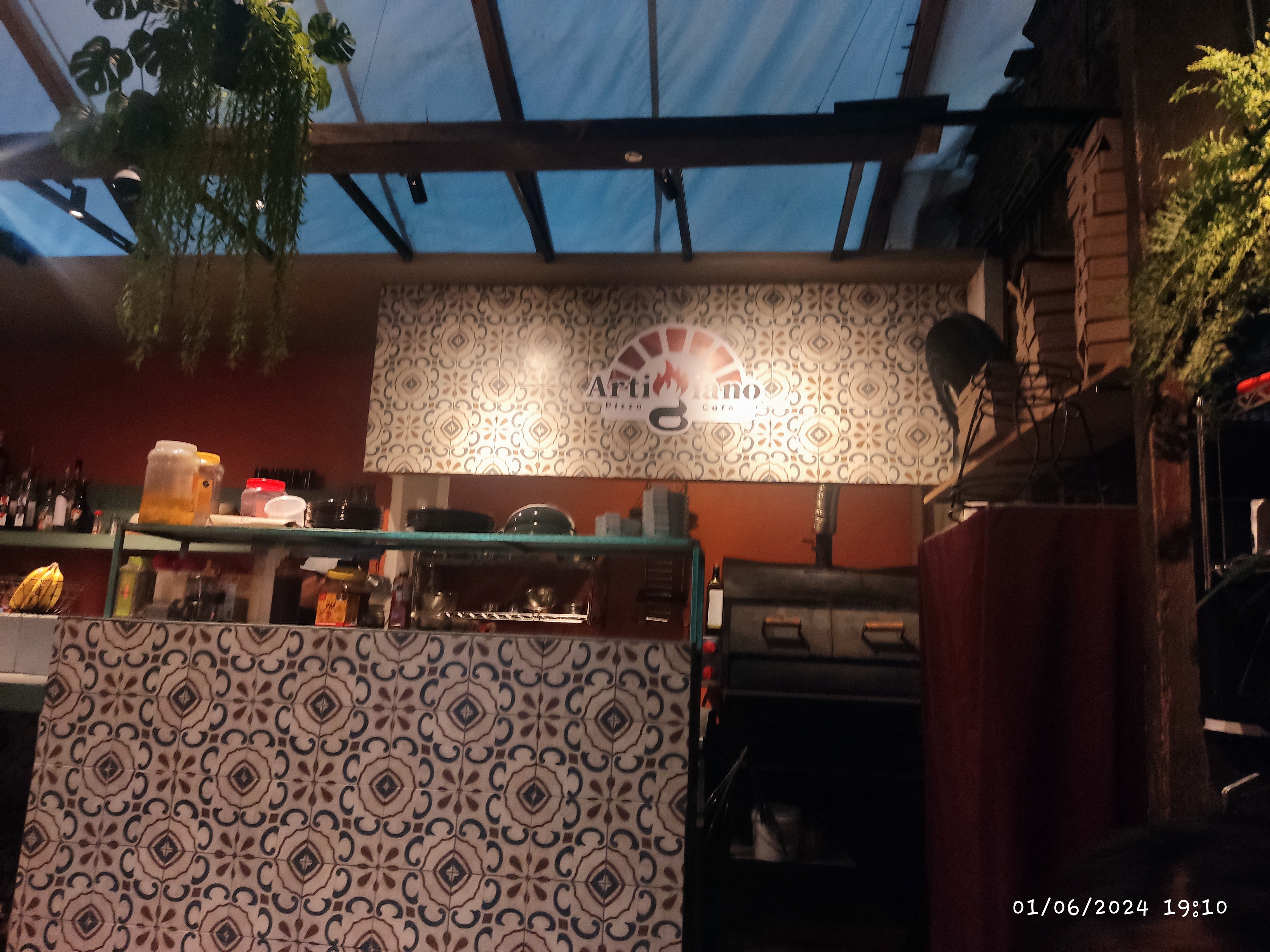 Artigiano pizza café image 3