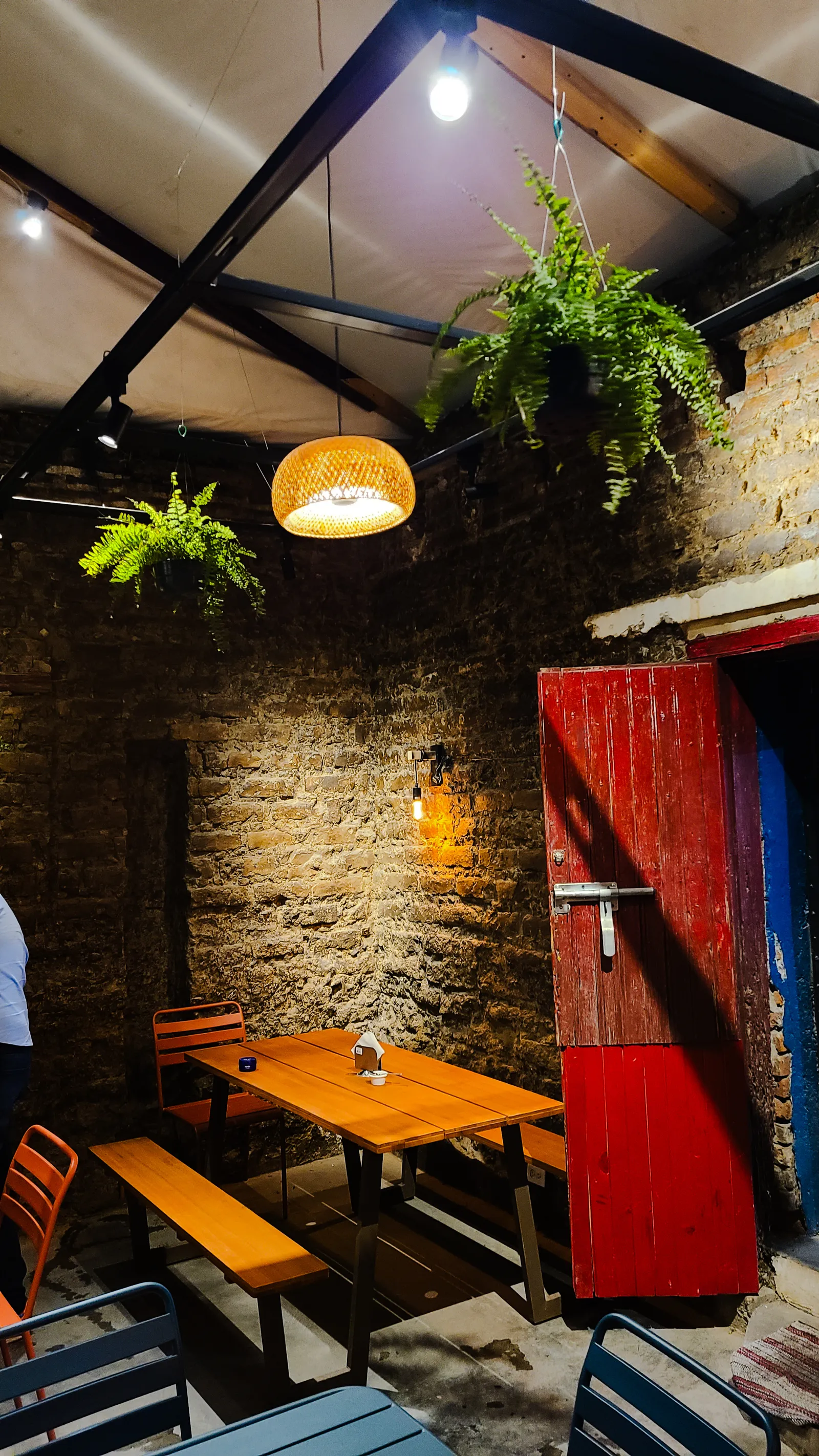 Artigiano pizza café image 4