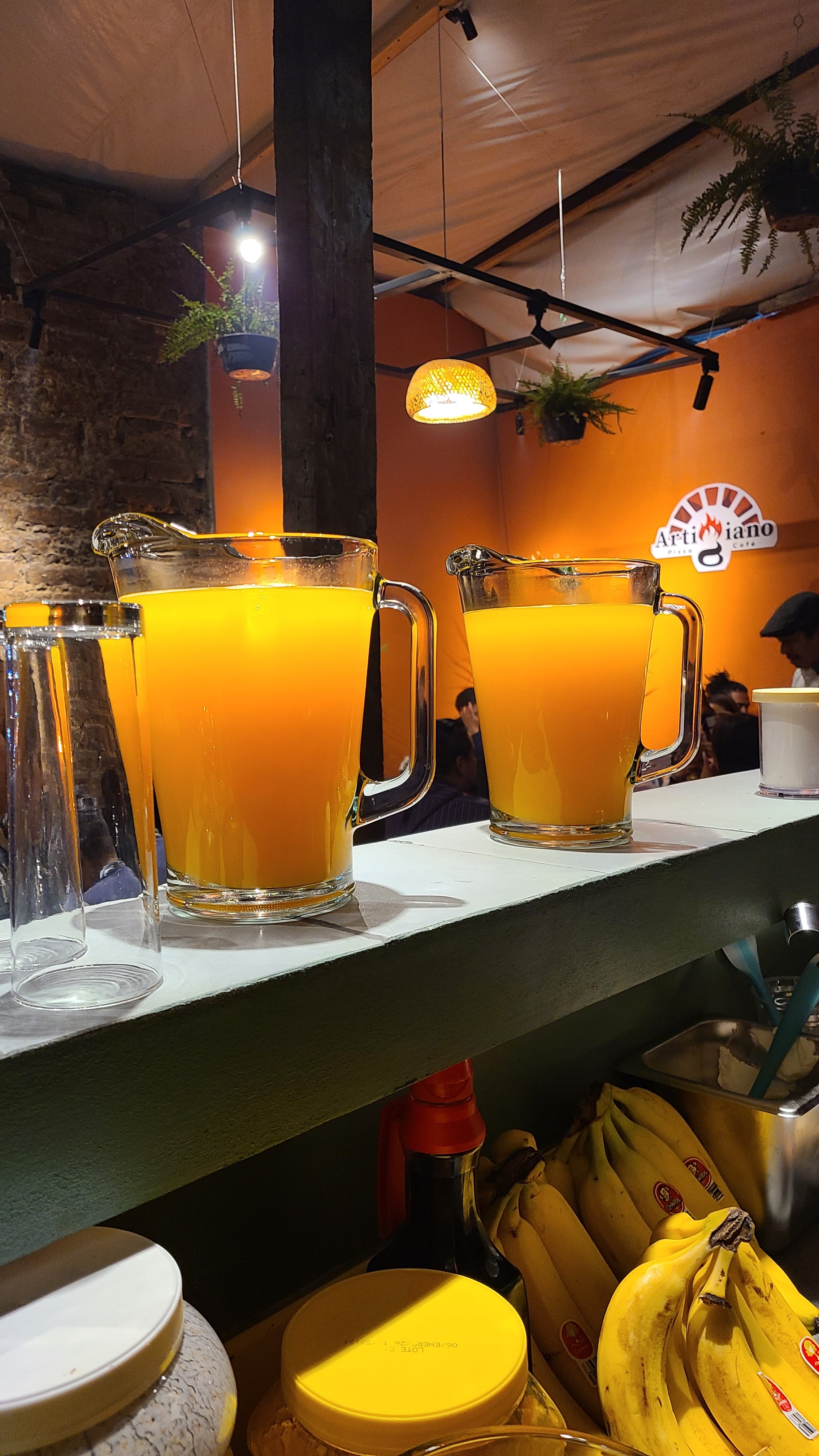 Artigiano pizza café image 6