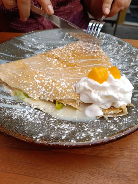 Artigiano pizza café image 8