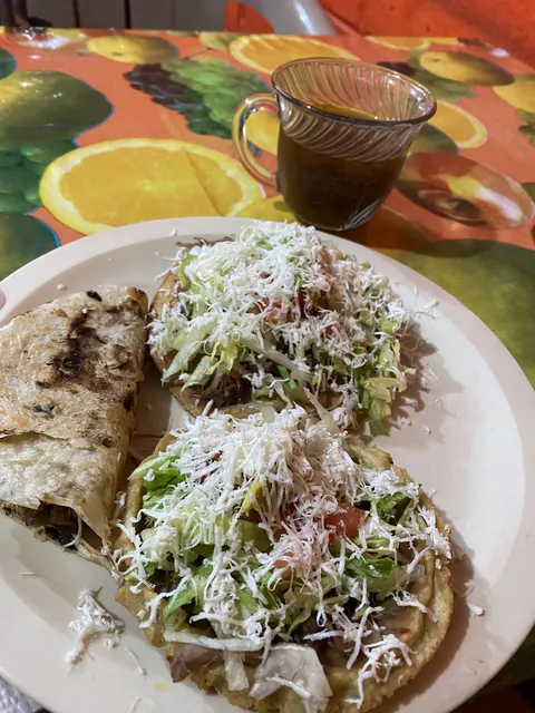 El Bajón Restaurant image 3