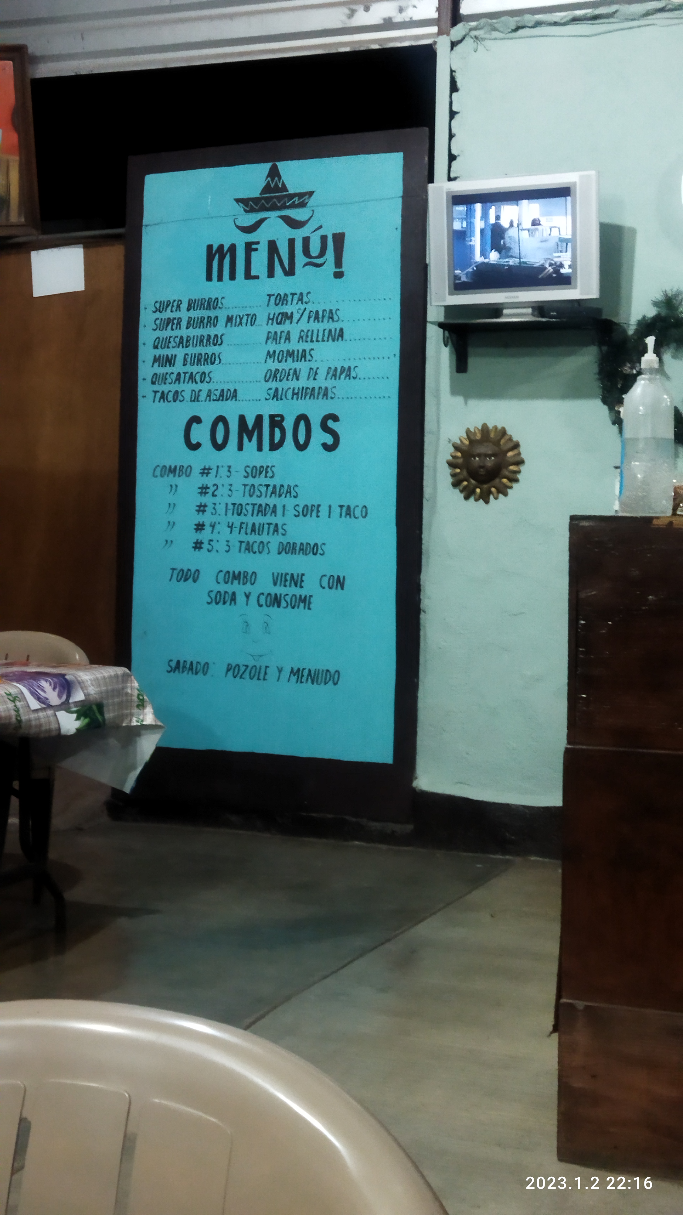 El Bajón Restaurant image 9