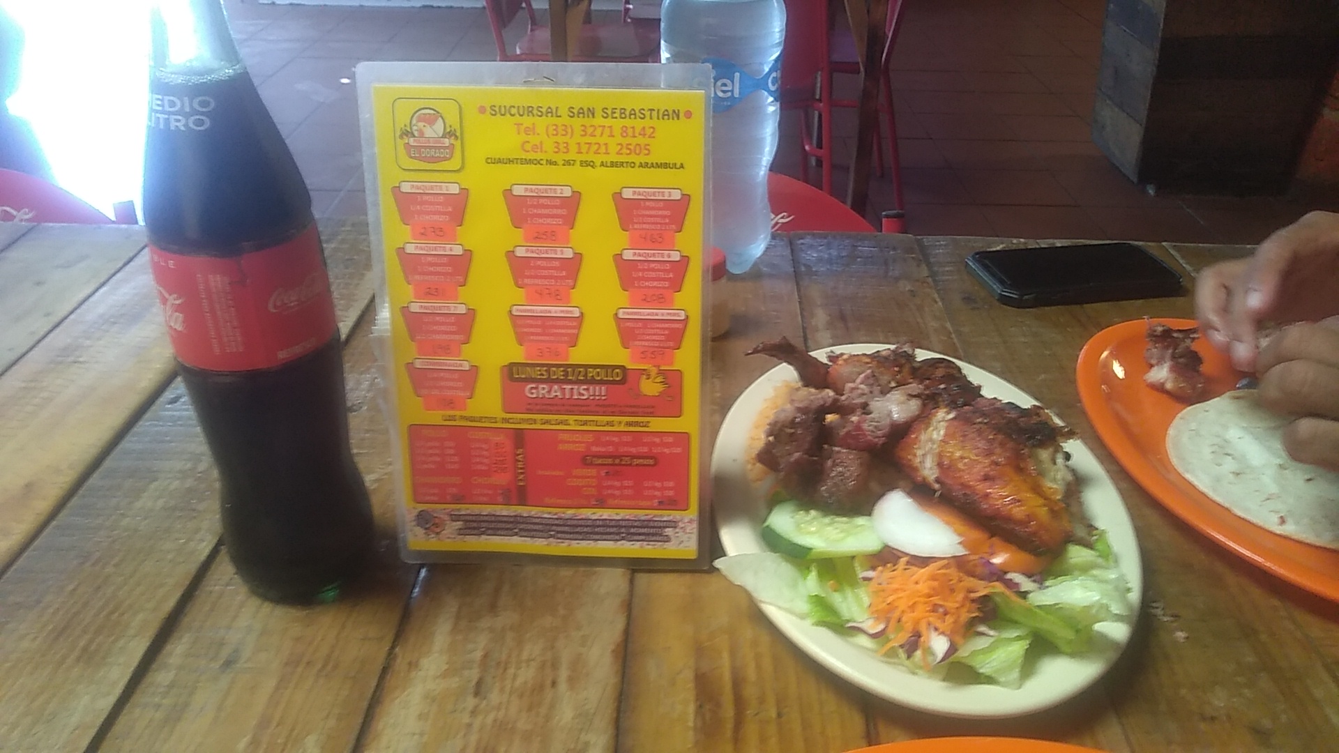 Pollos Grill El Dorado image 3