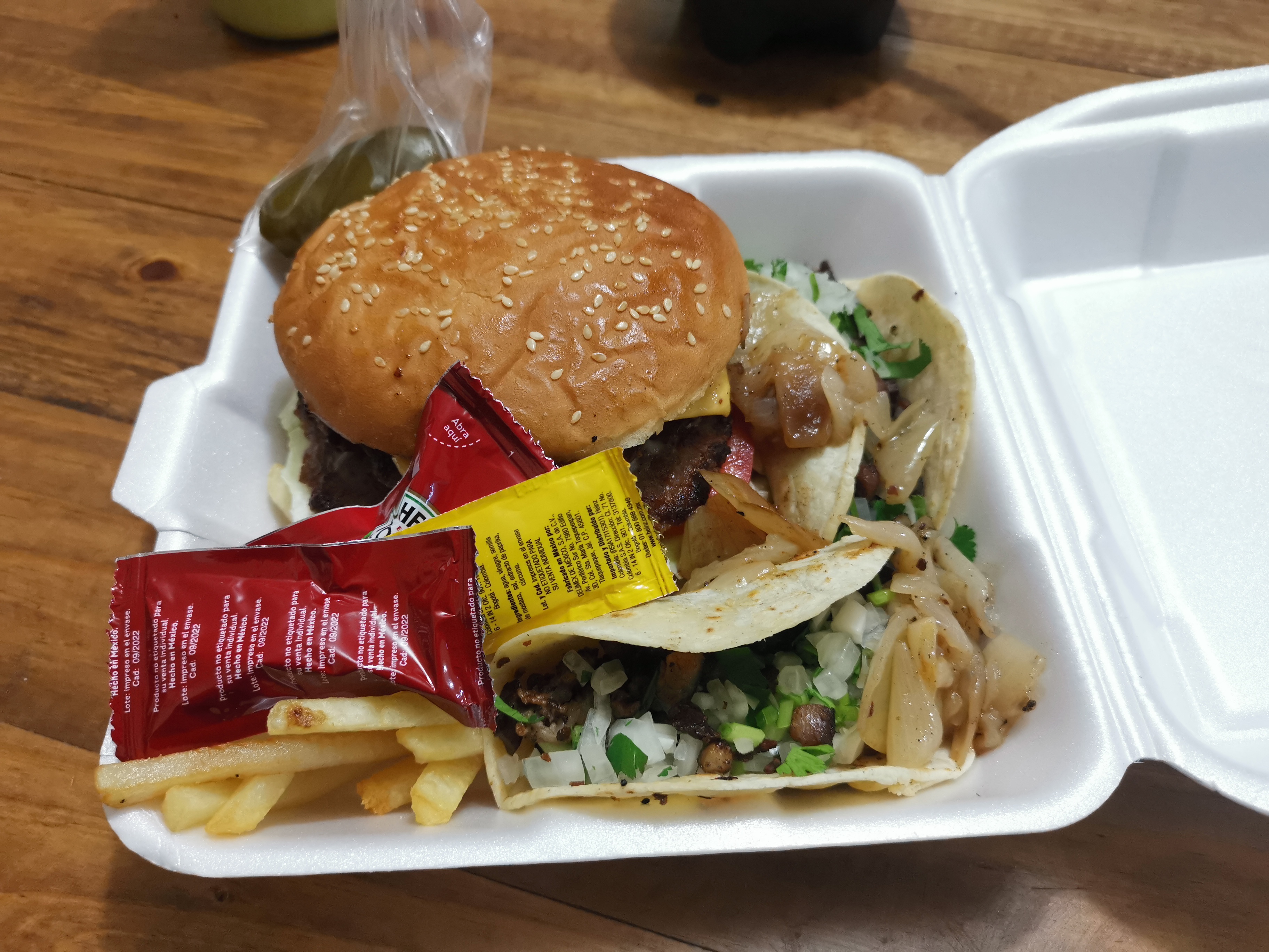 Tacos y gorditas"5 ESTRELLAS" image 1