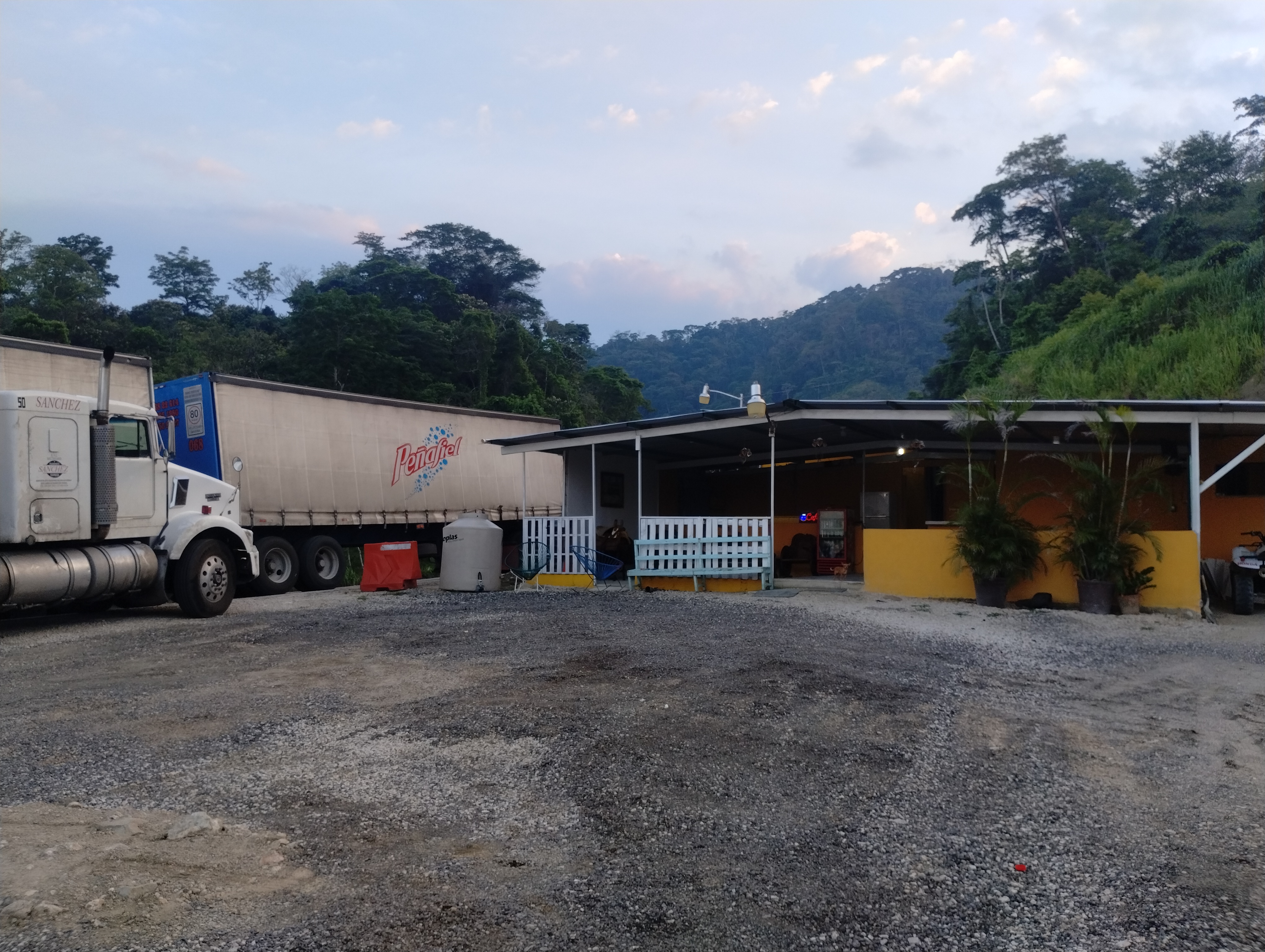 El Ámbar, Comedor y Pensión de Camiones image 3