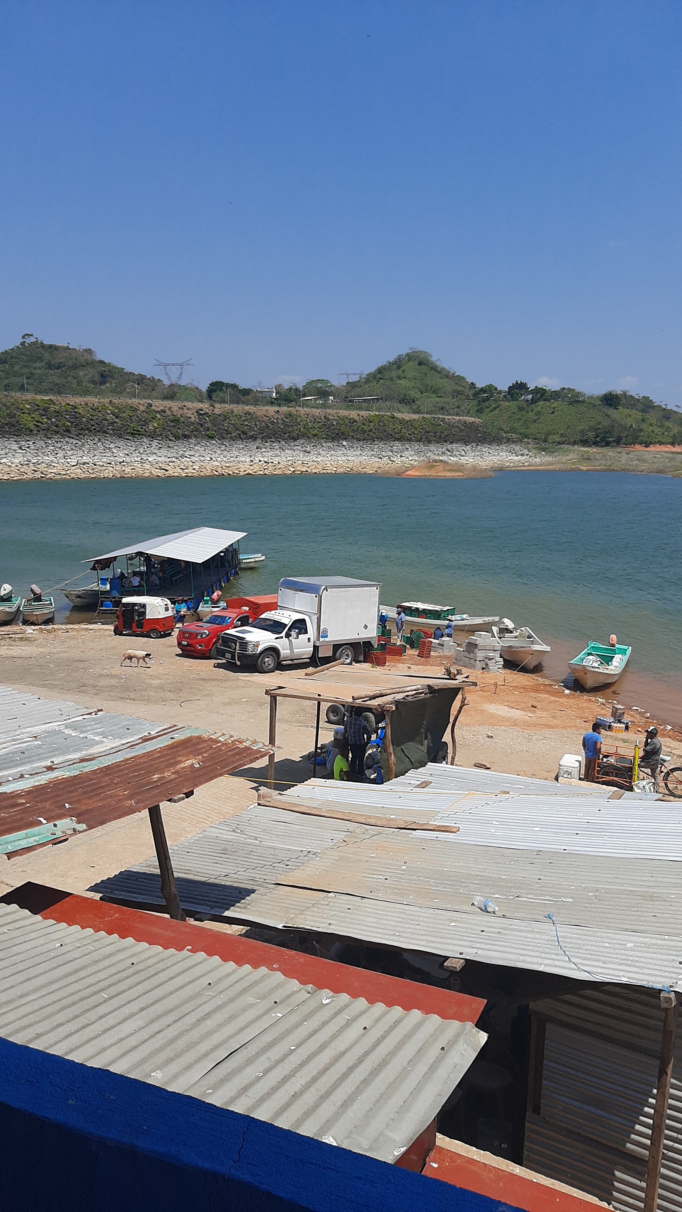 Restaurant familiar " El EMBARCADERO" image 3