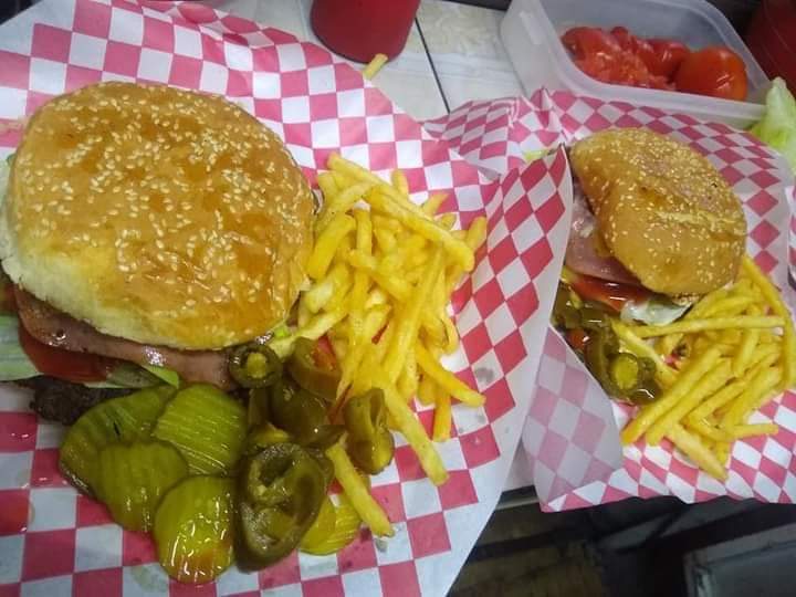 Aline burguers' image 1