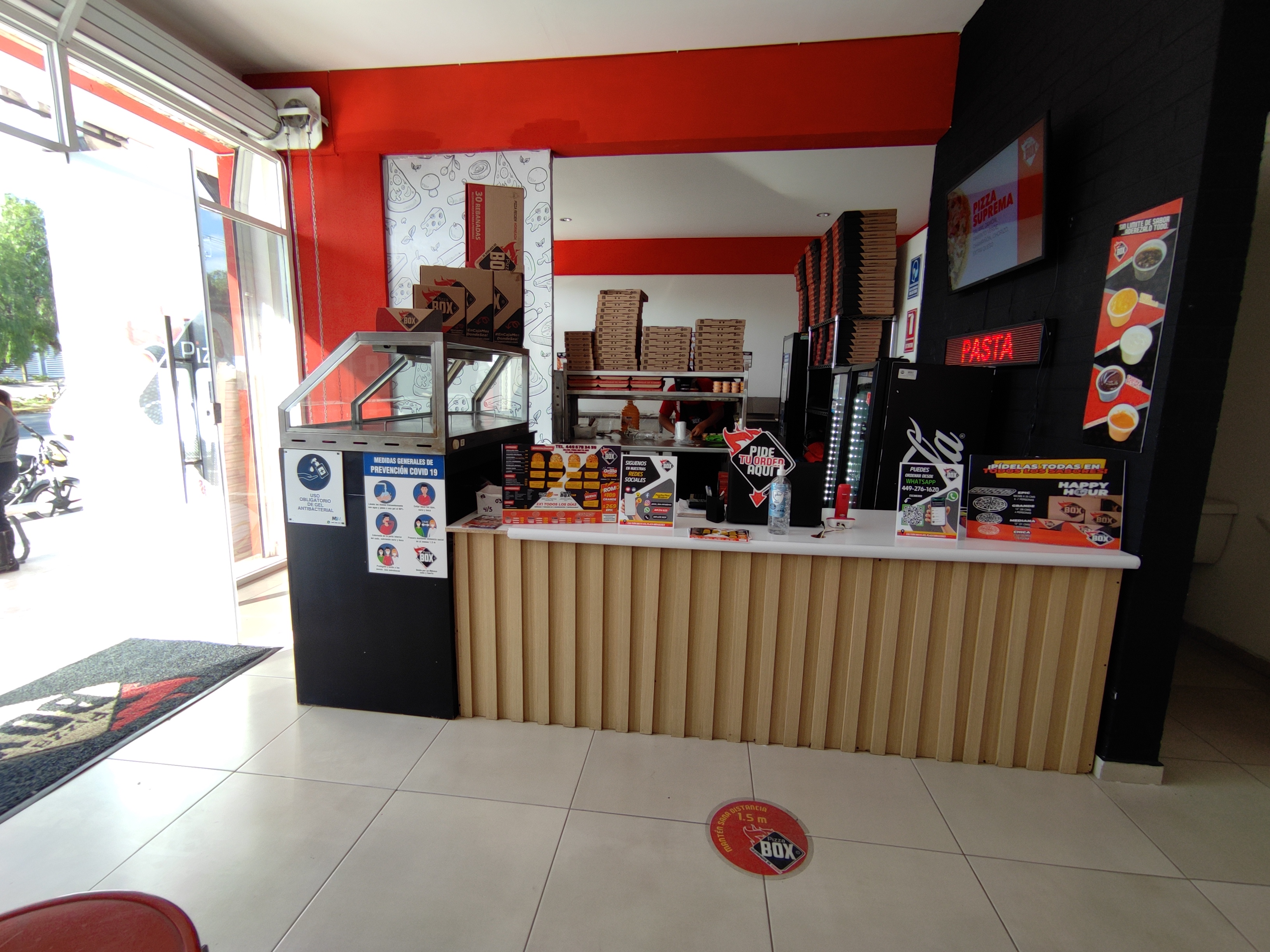 Pizza Box, Plaza Miradores image 4