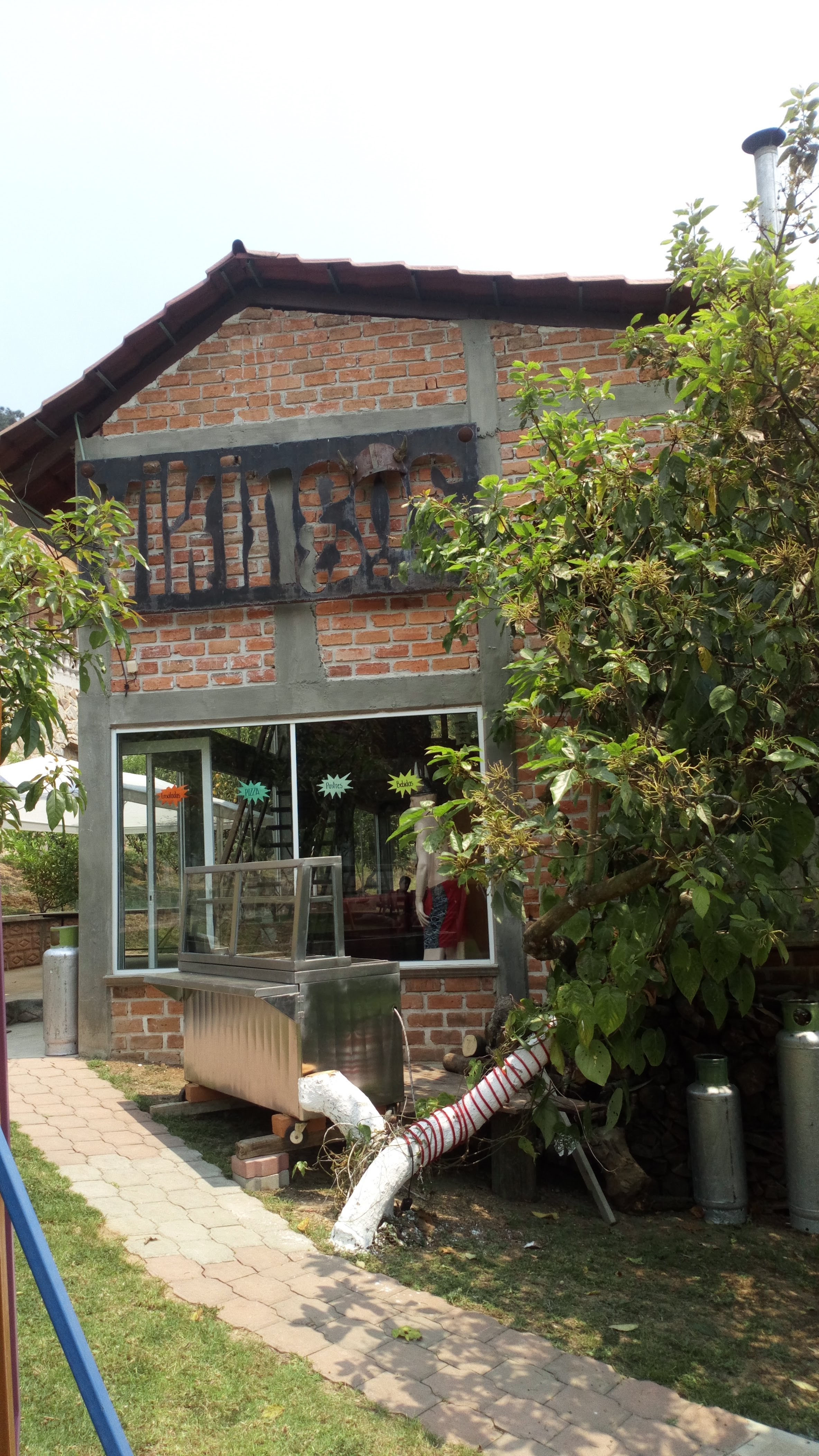 VIKINGO'S Pizza image 2