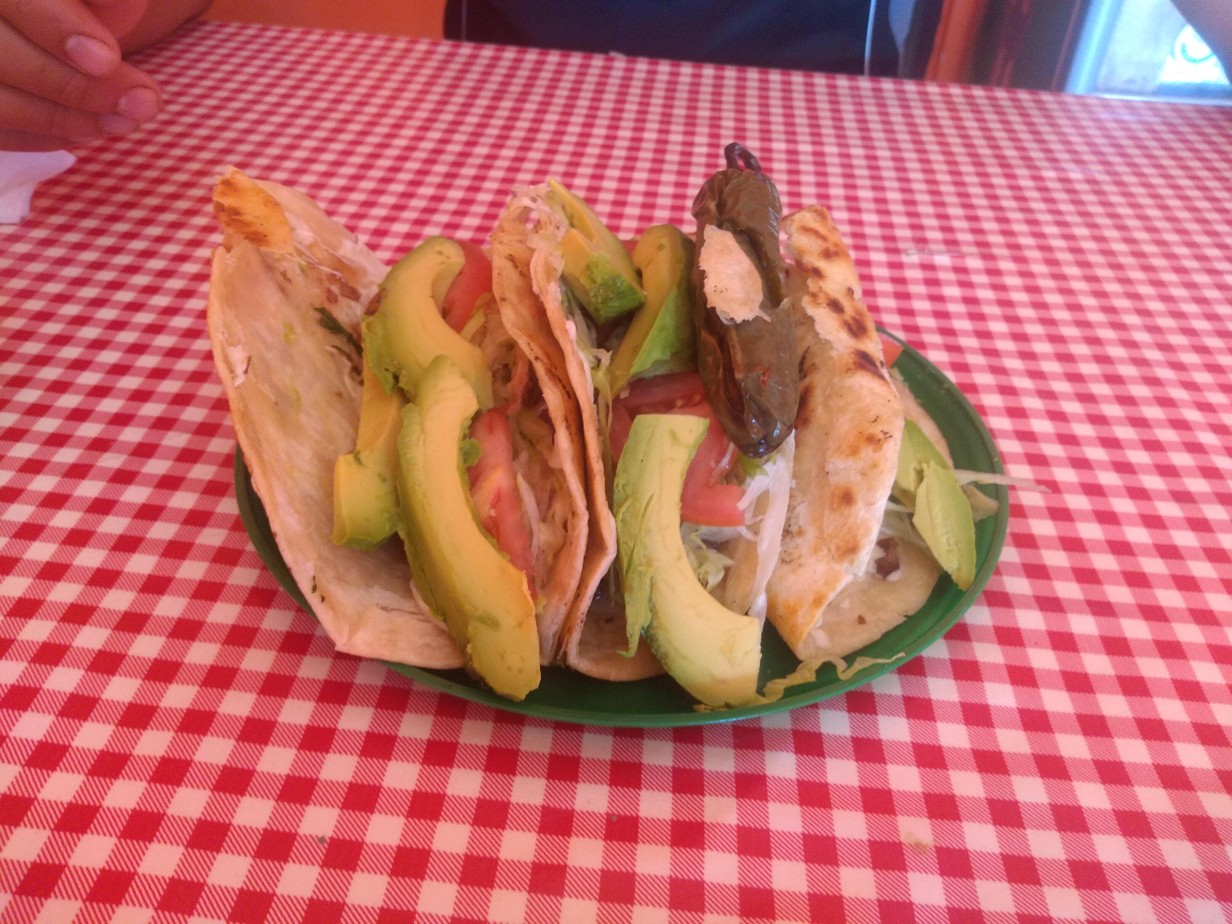 Tacos y Burritos "El Muñeco" image 1