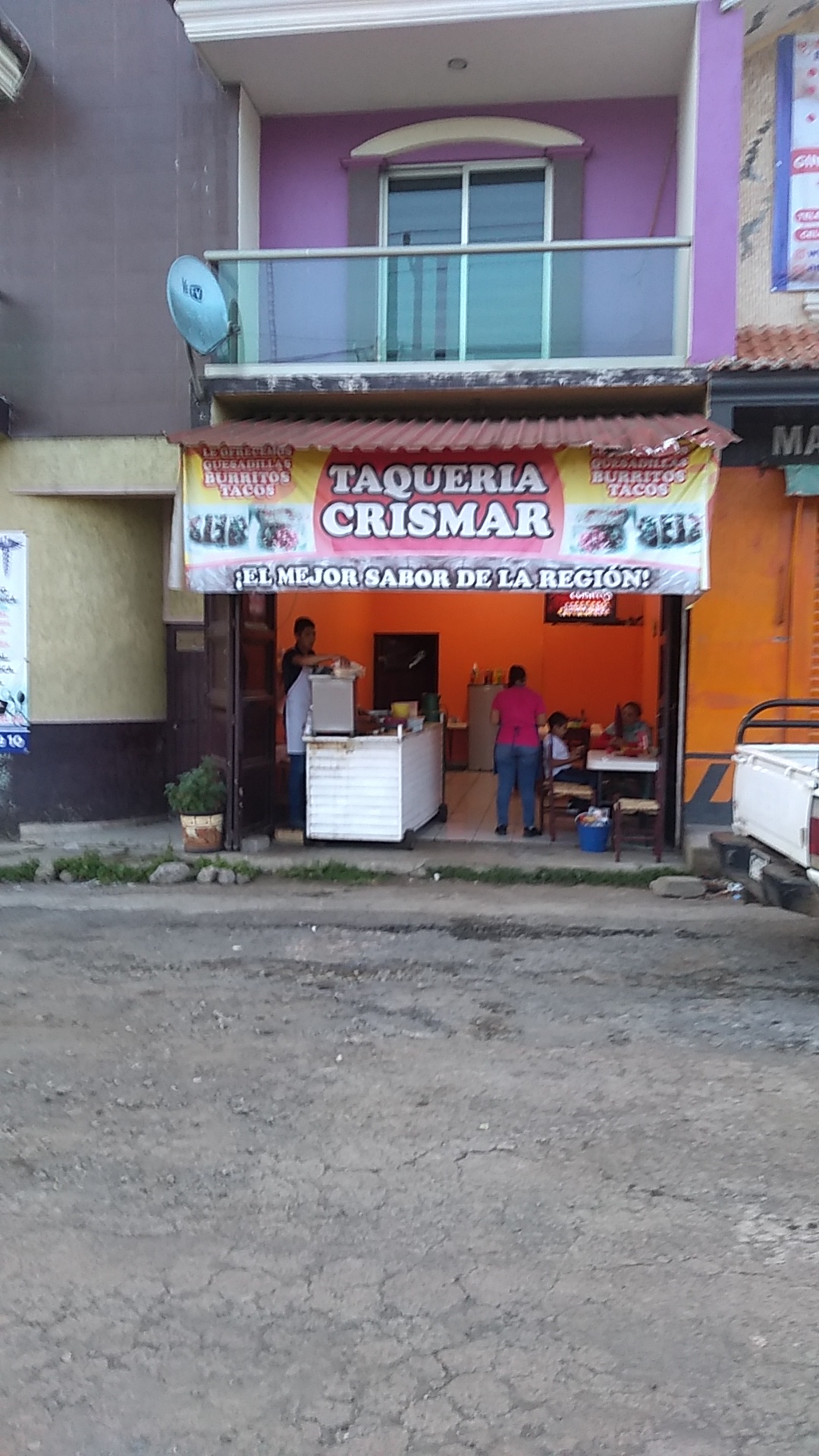 Tacos y Burritos "El Muñeco" image 4