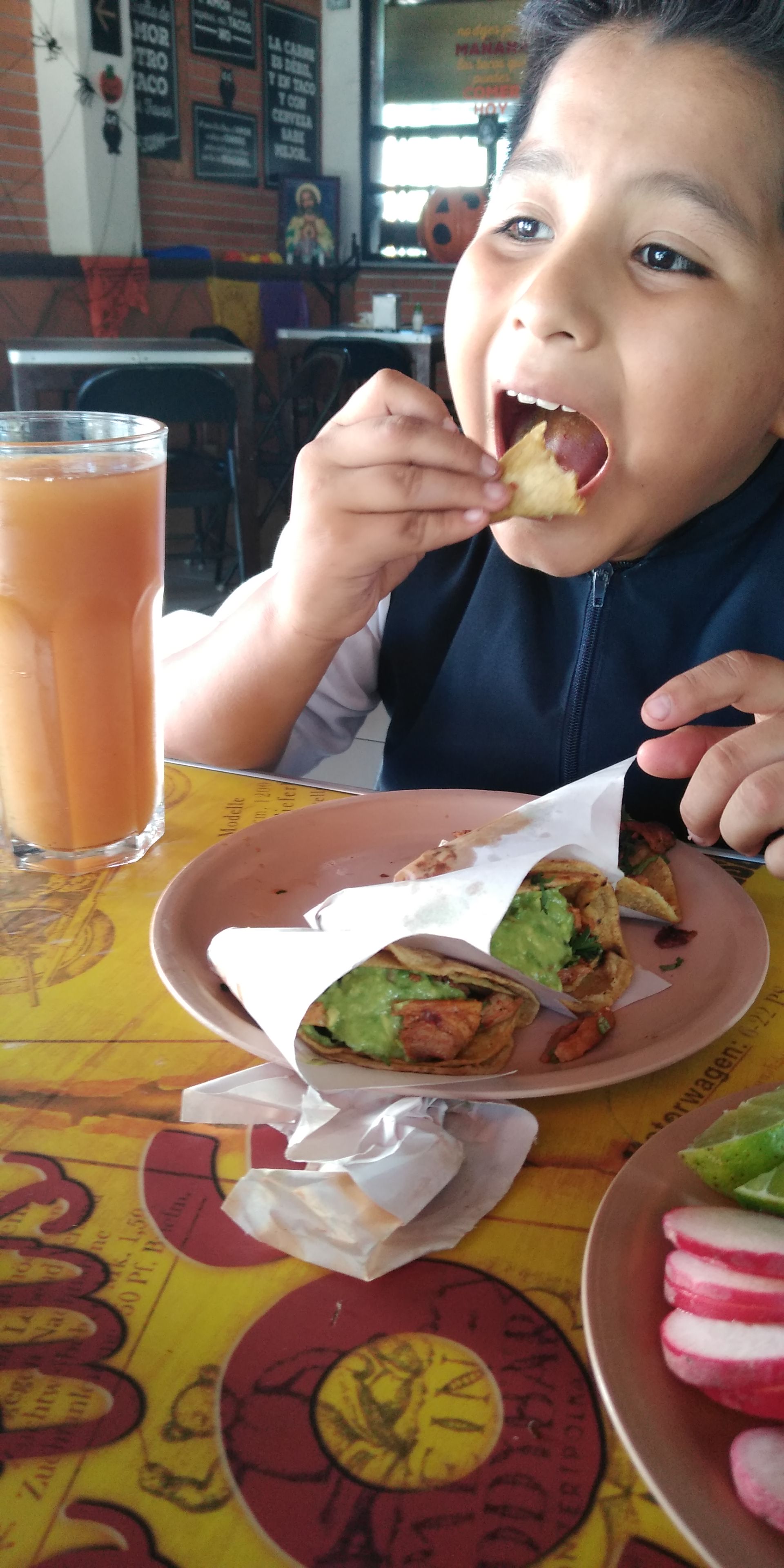 Tacos El Amigo image 8