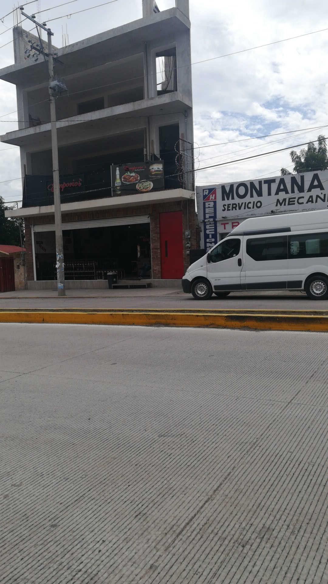 Emporios Pizza sucursal Av. Oaxaca image 10