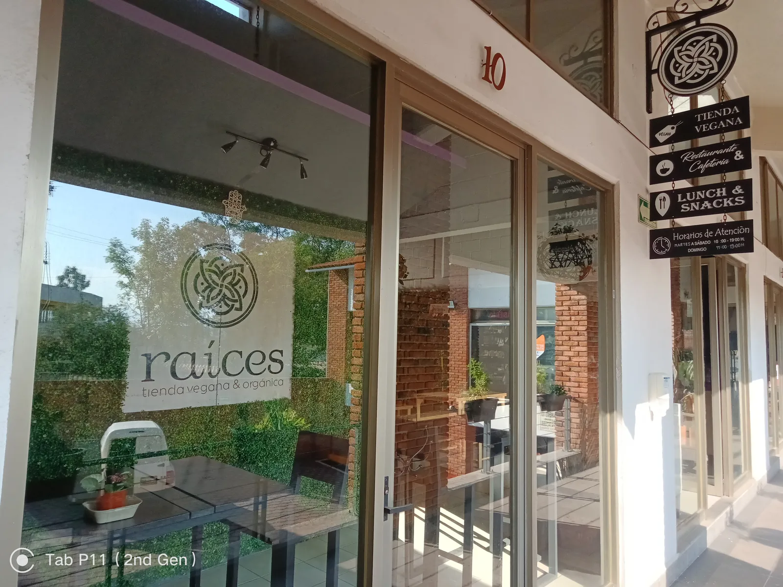 Raíces Tienda y Restaurante Vegano image 1