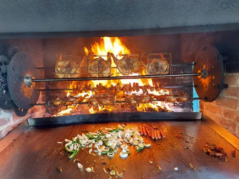 Pollos a la leña image 1