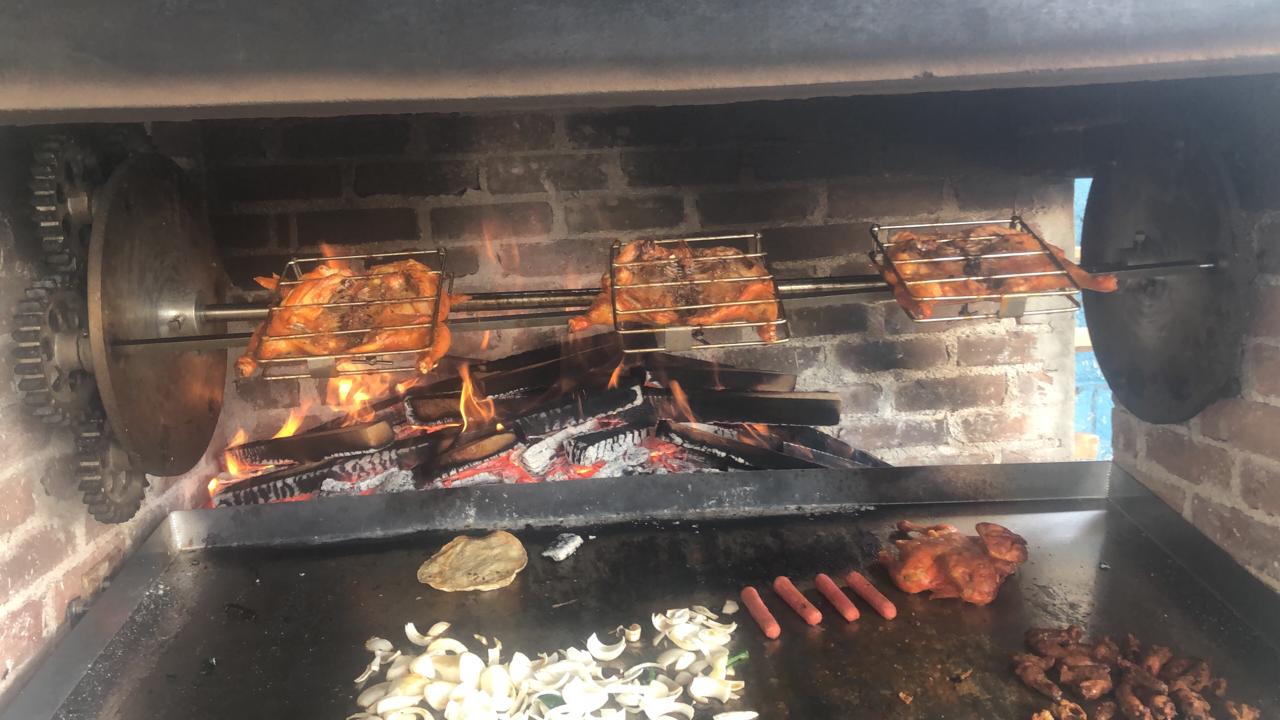 Pollos a la leña image 2