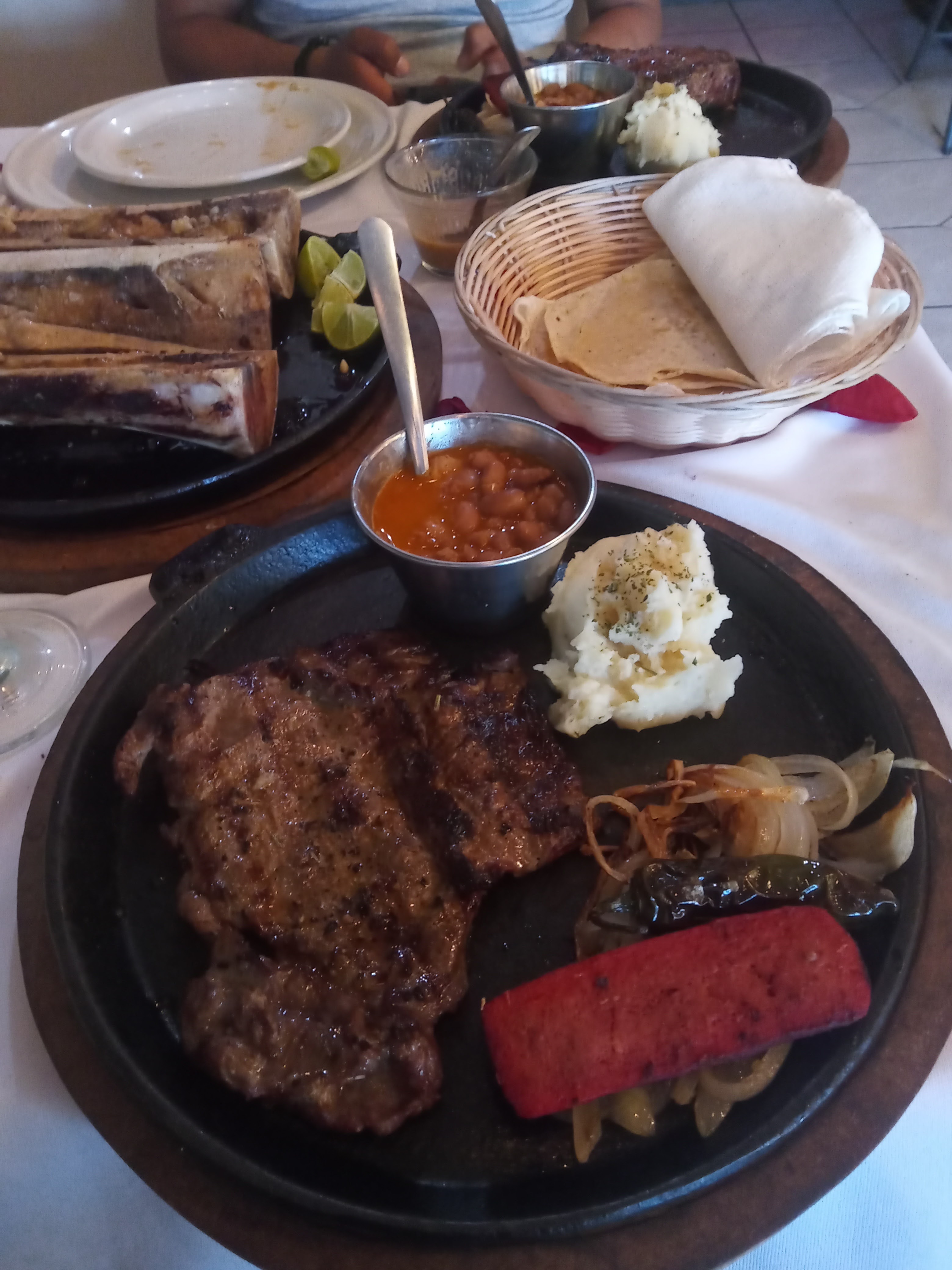 La Estación Restaurant & Bar image 6