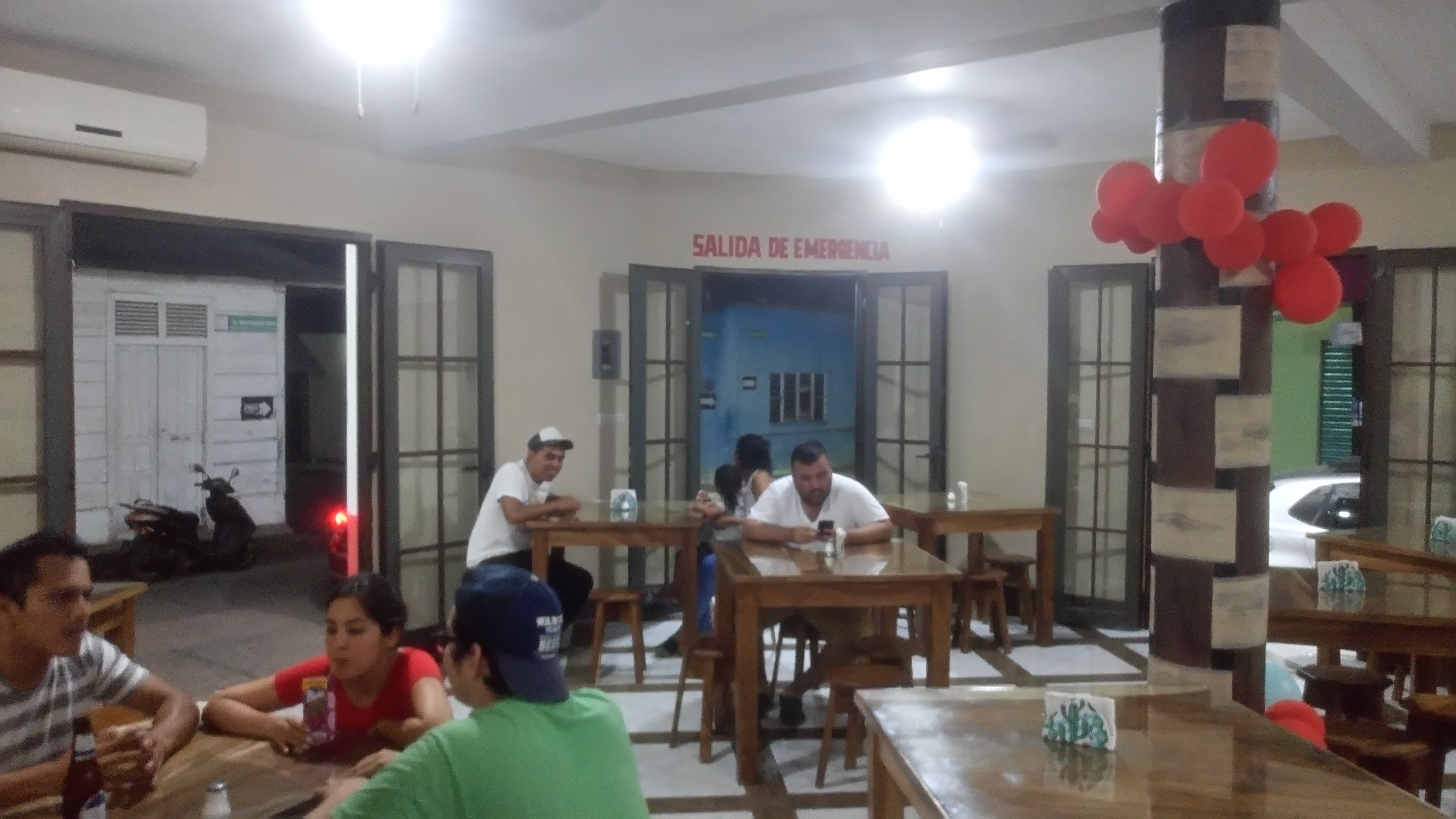 Taqueria los compitas image 4