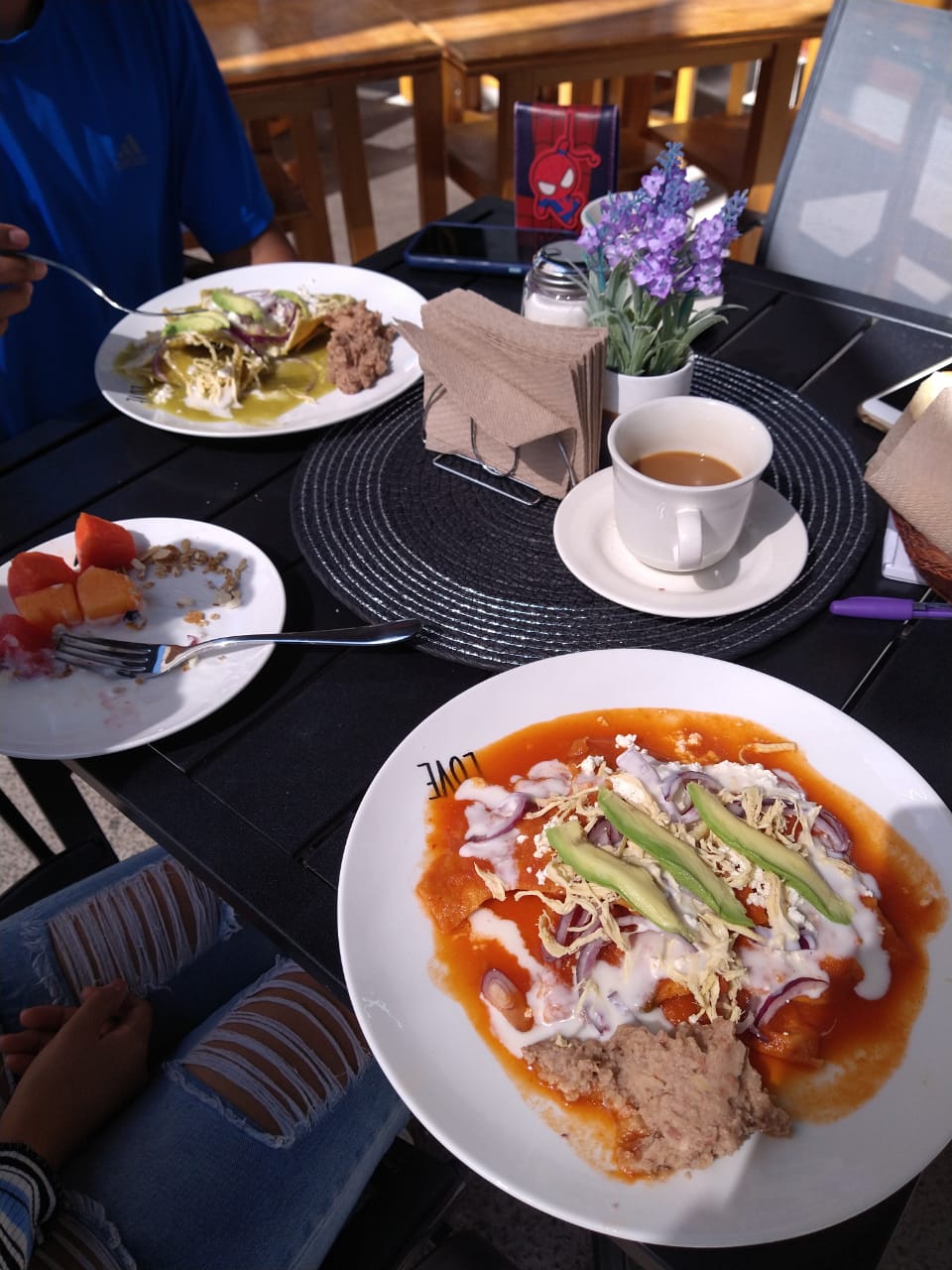 Los Cuates Restaurant image 2