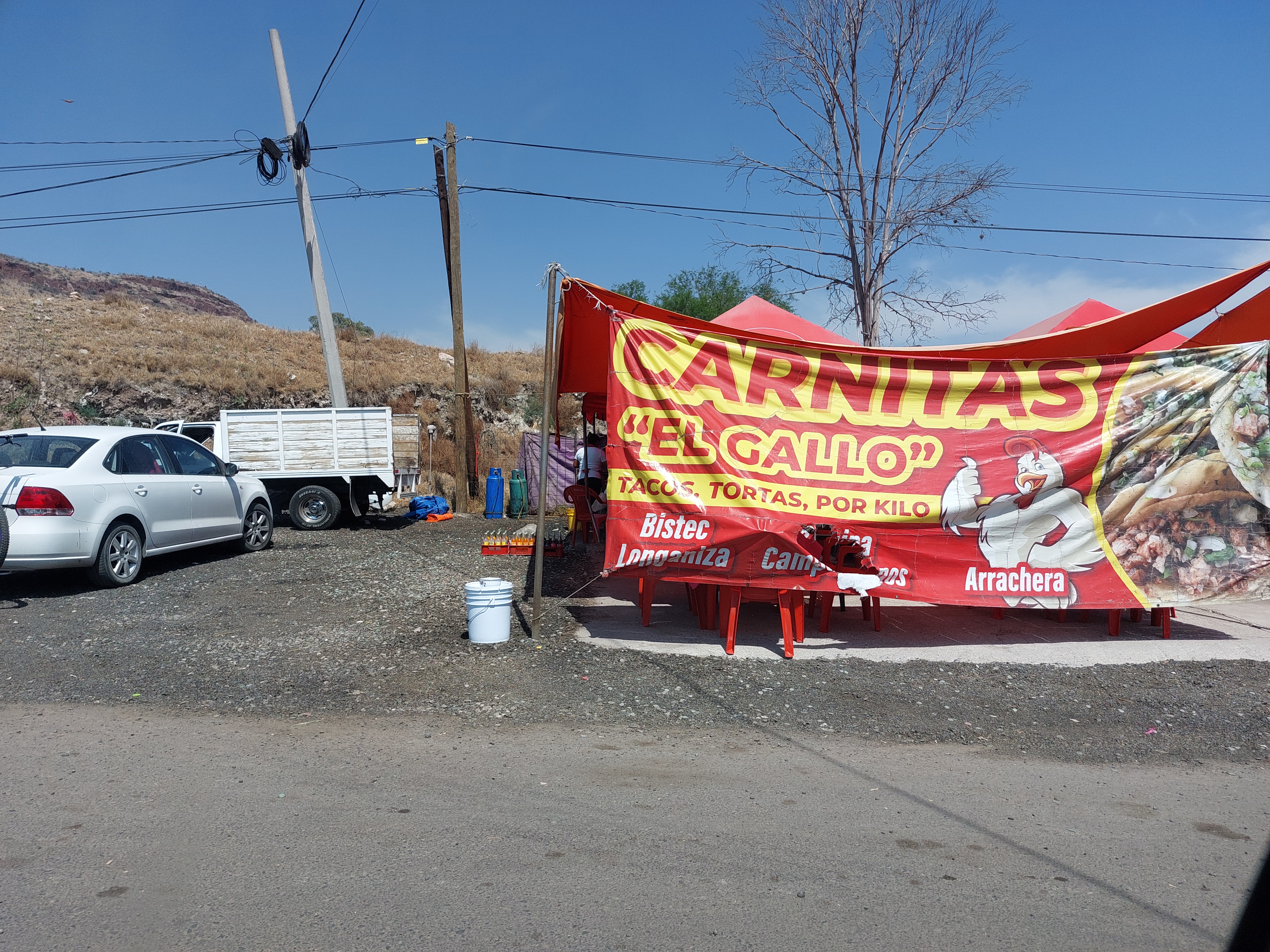 Tacos y carnitas El Gallo image 4