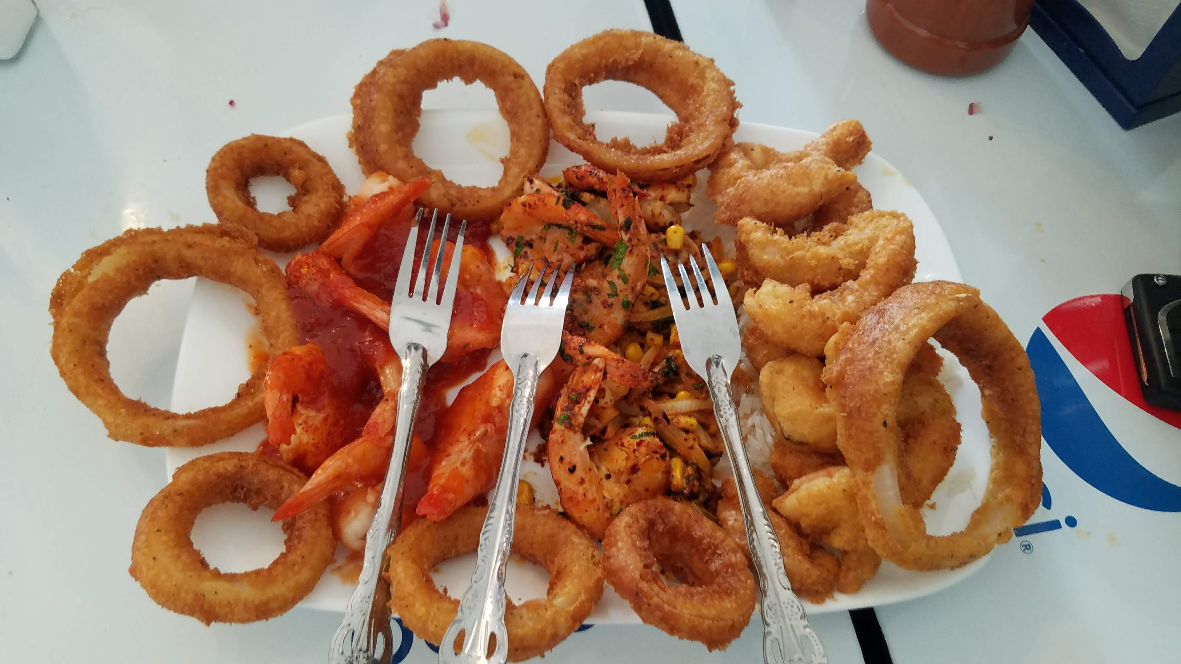 7 Mares Bar & Grill image 7