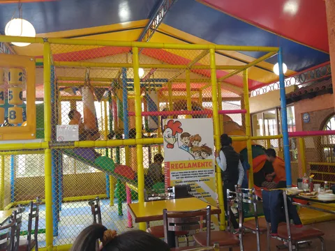 El Pollo Feliz image 6