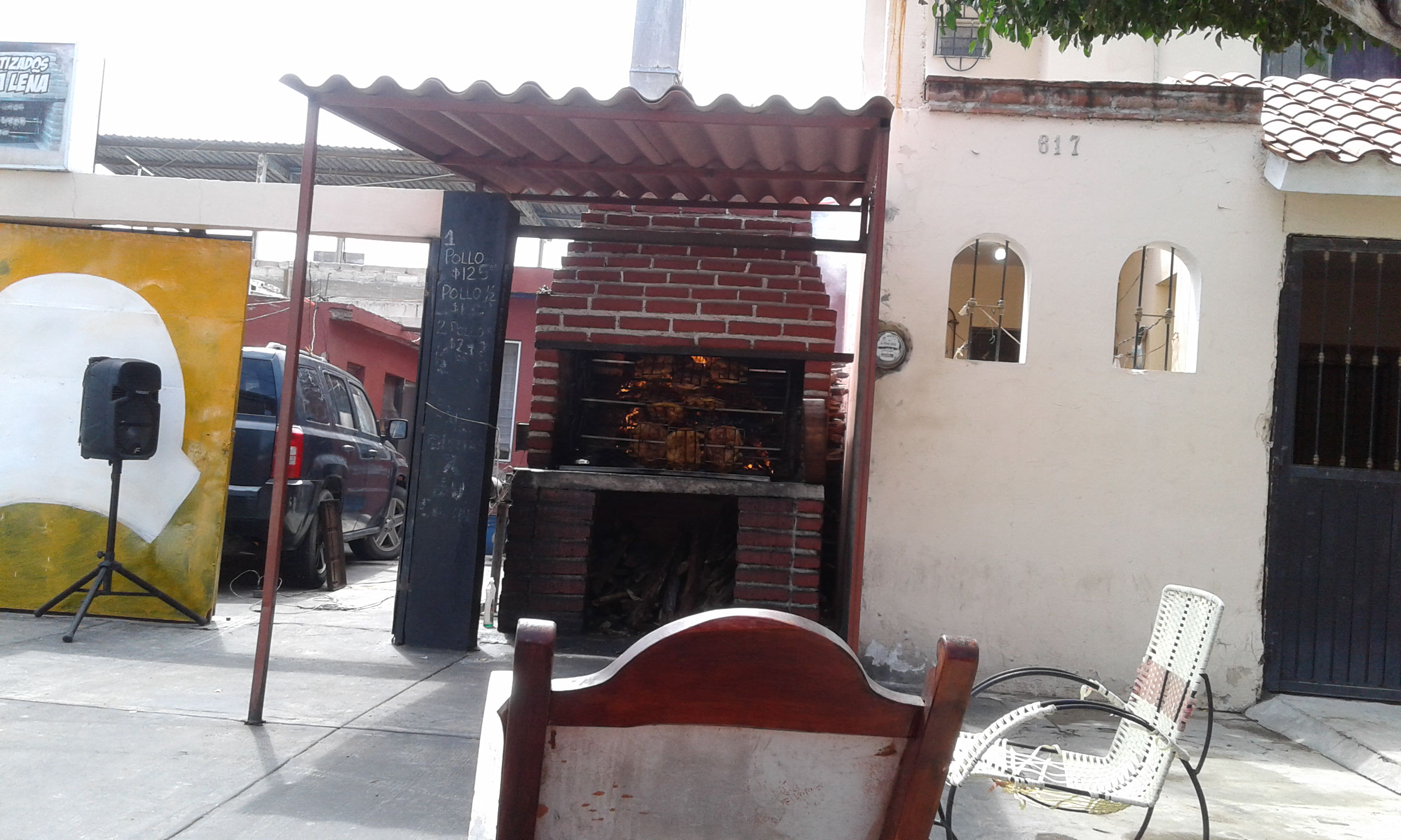 Pollito Lindo image 4