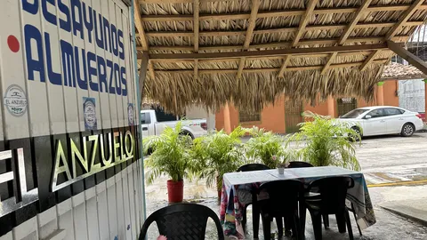 Marisquería El Anzuelo SJ image 1