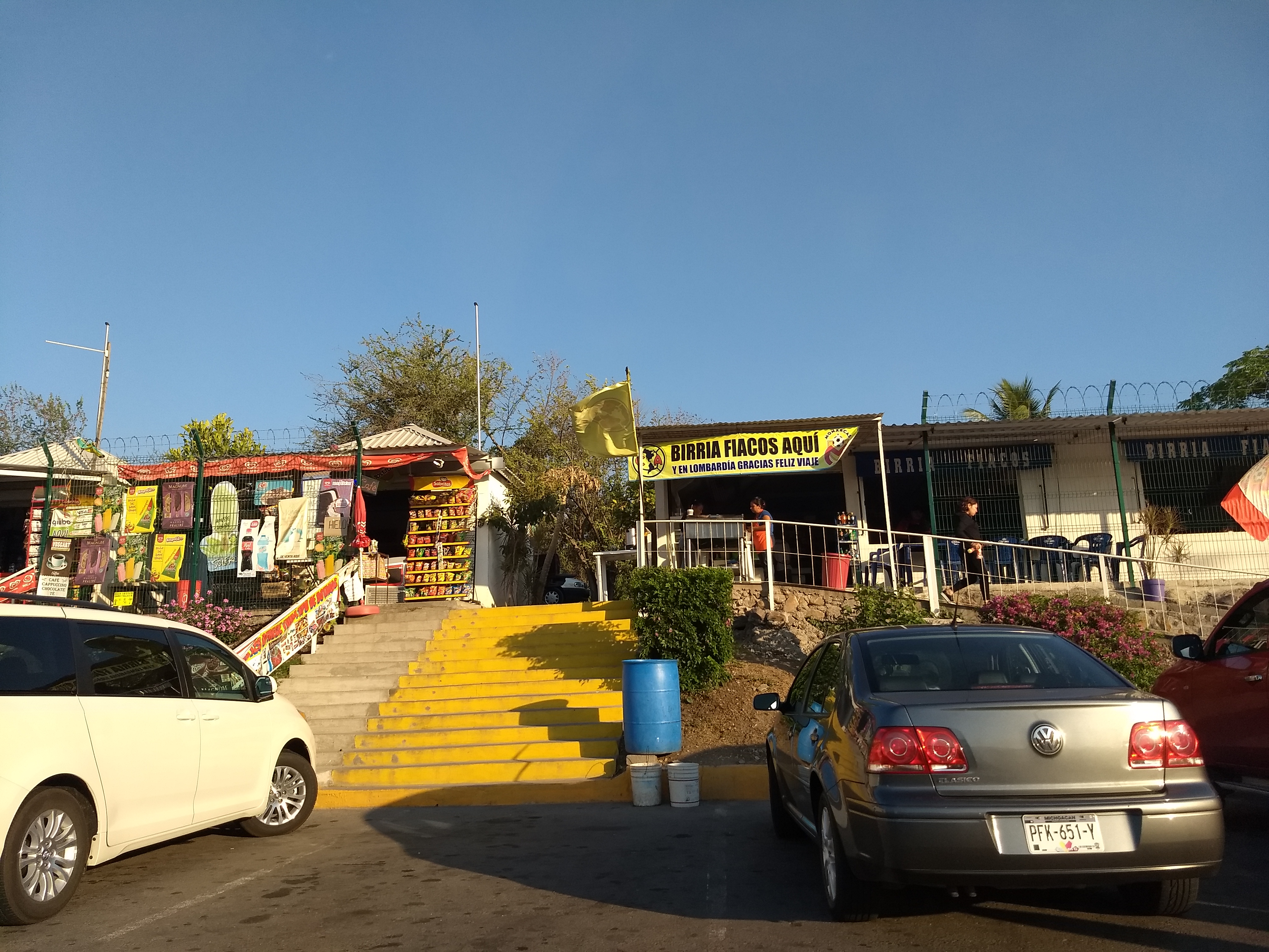 Birrieria Fiacos image 4