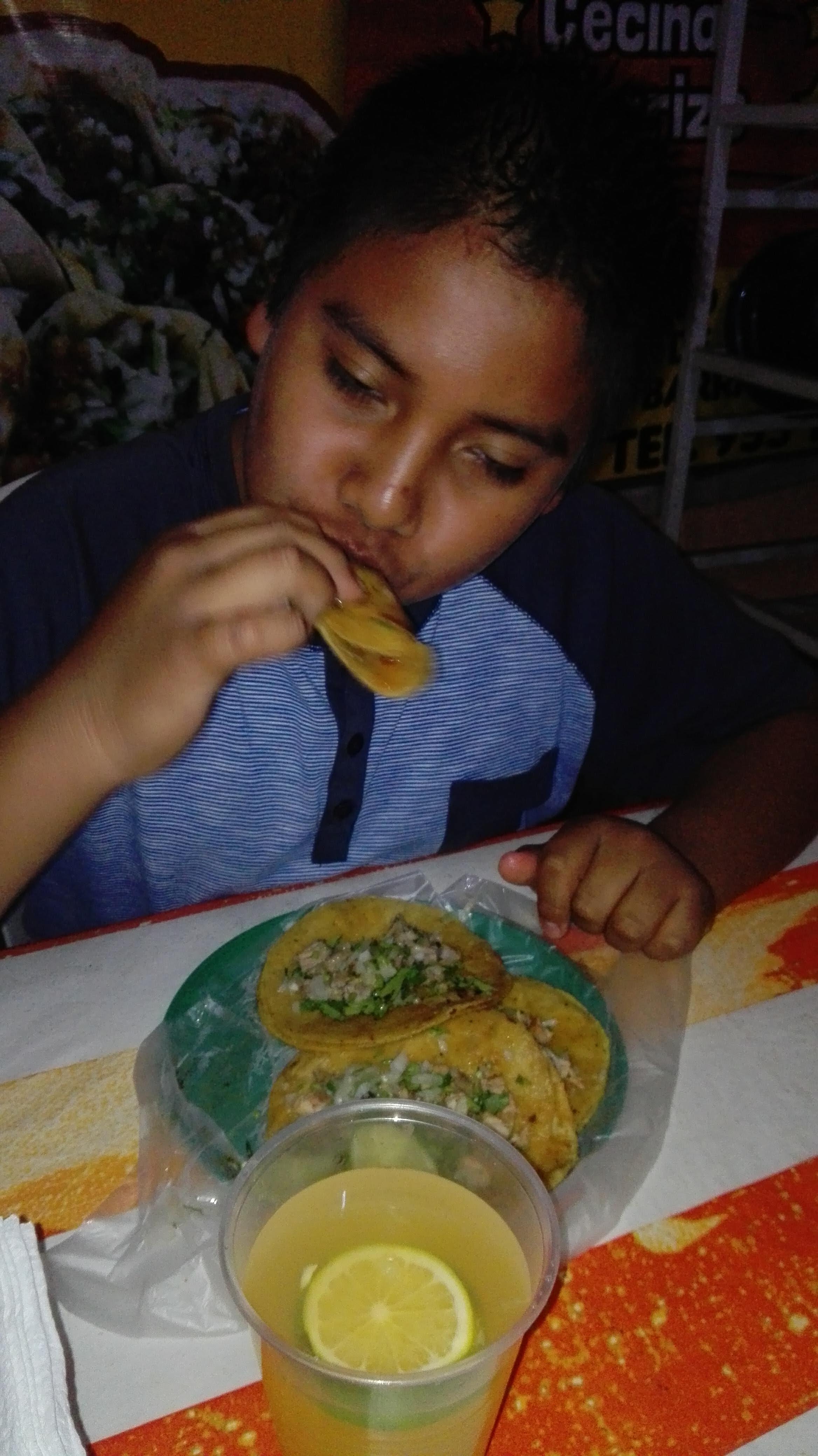 Taquería El Dumbo image 7