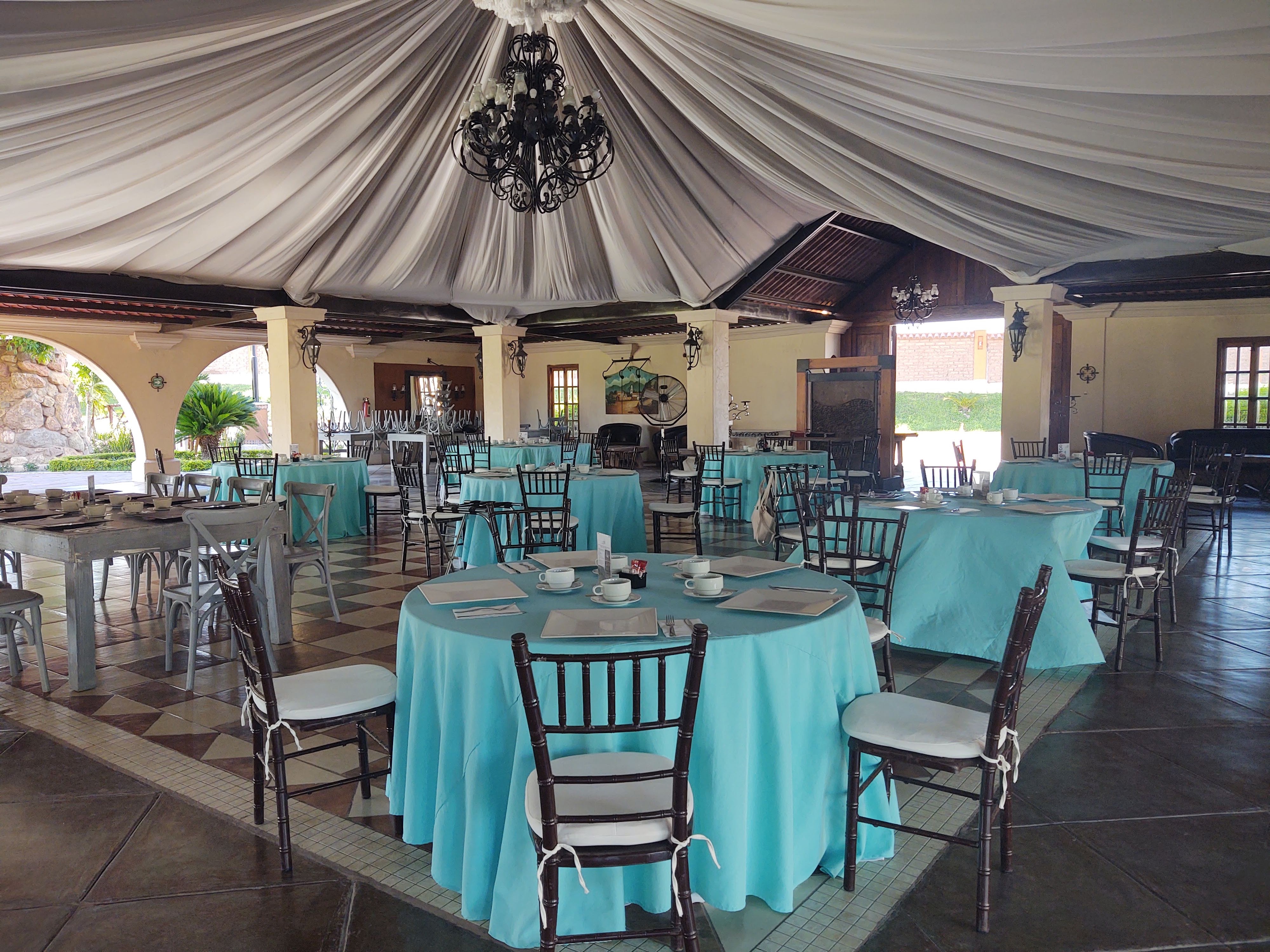 Las Higueras Brunch image 1