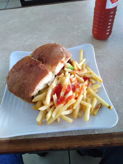 La Milanesa Burguer image 2