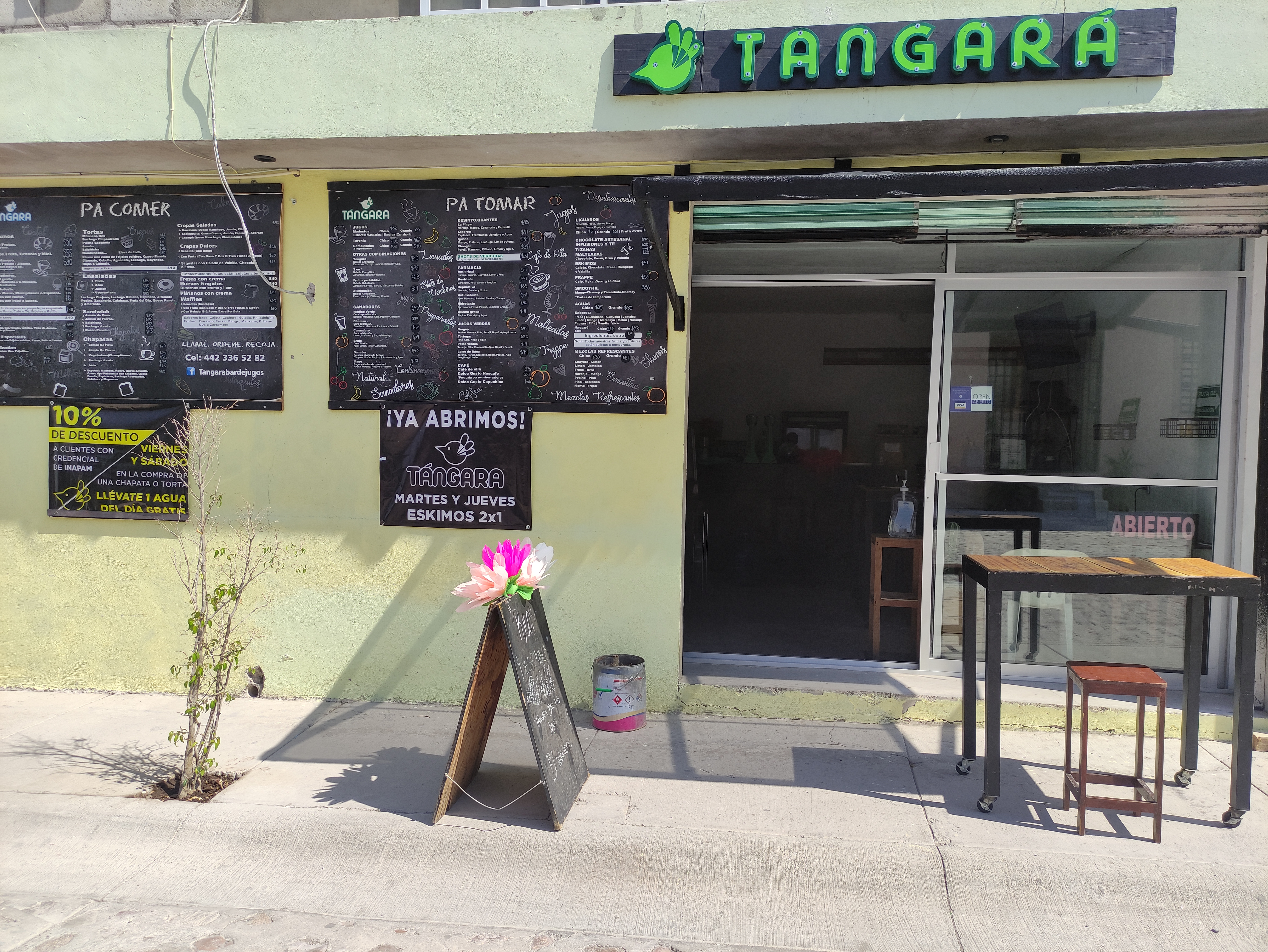 Tángara Bar de Jugos image 1