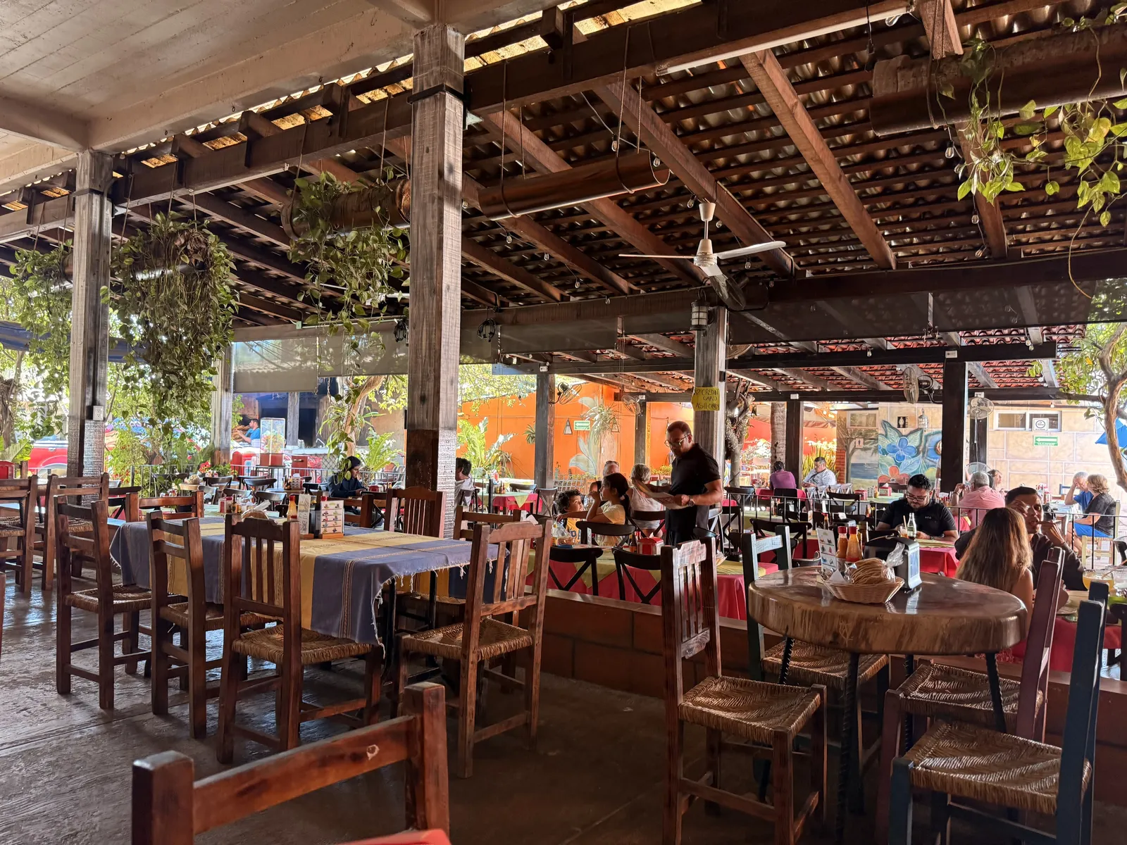 Restaurante titis image 2